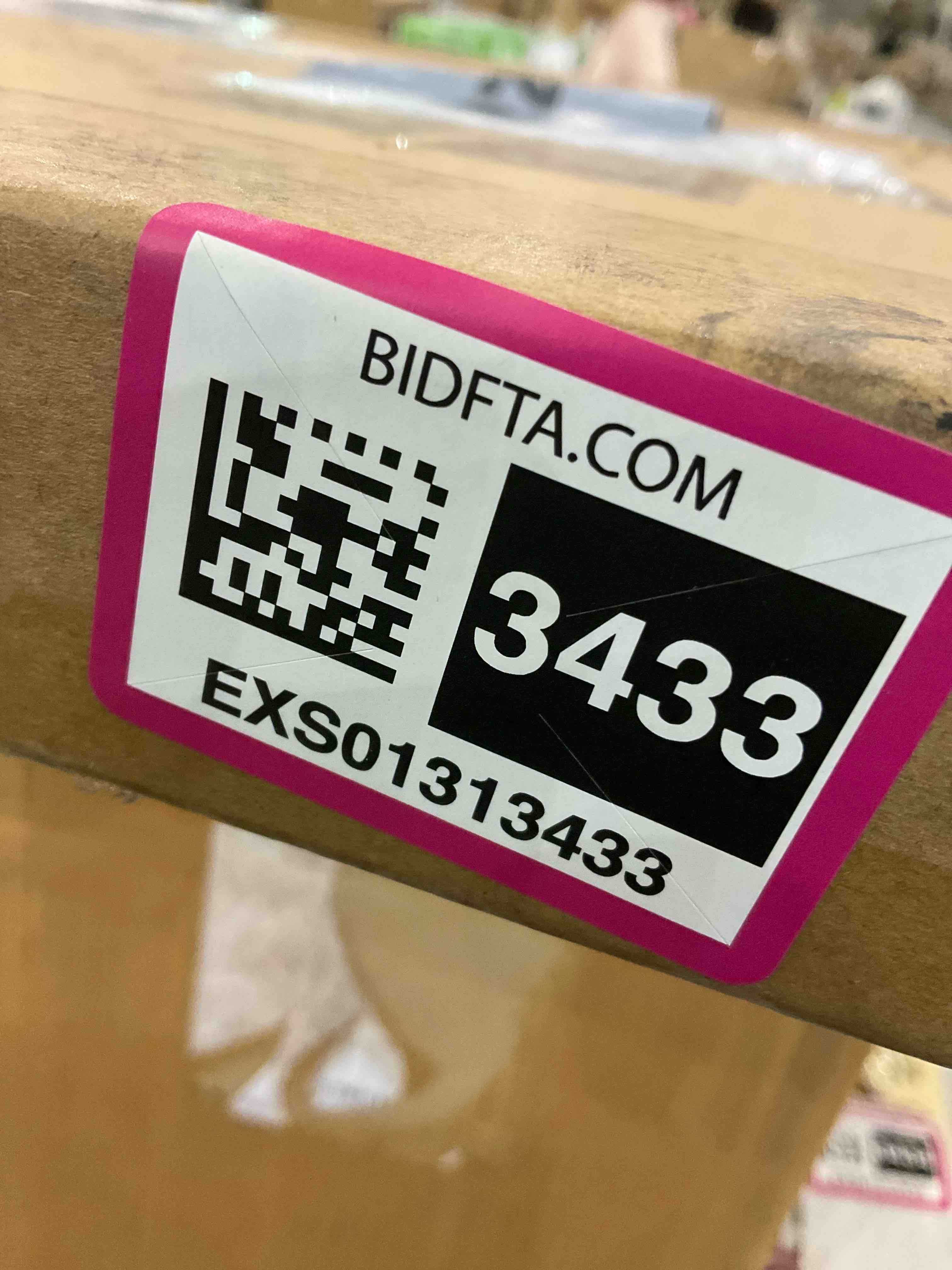 https://s3.amazonaws.com/lotting-images-prod/BargainHunt/EXS01313433_1714652473453.jpeg