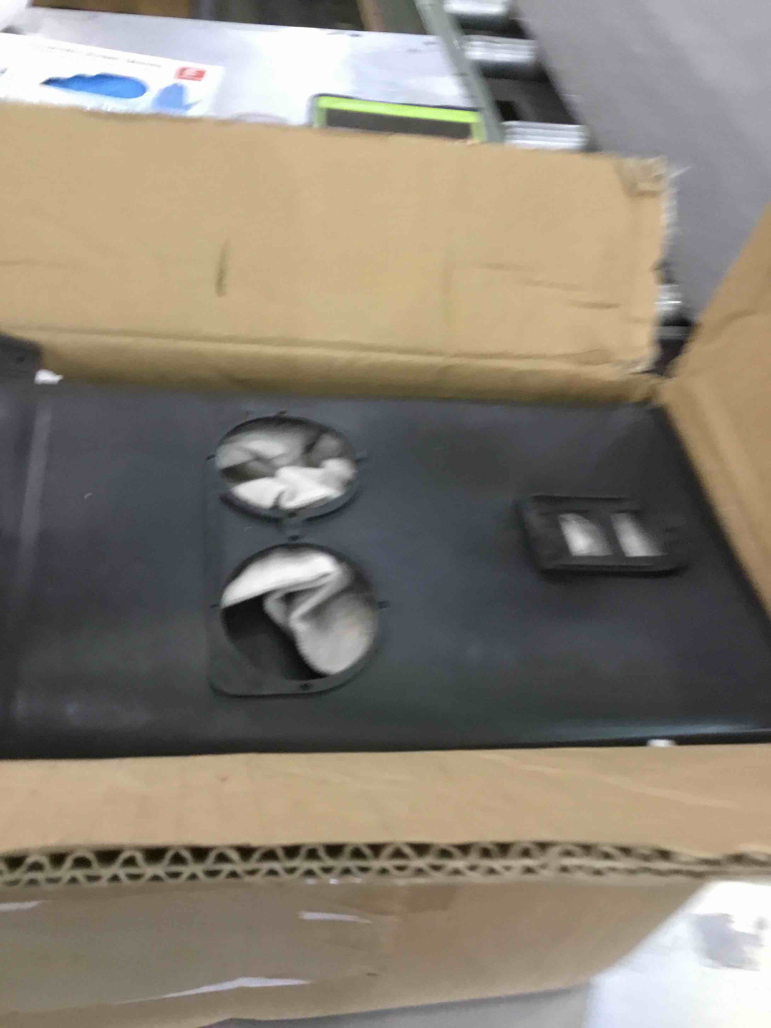 https://s3.amazonaws.com/lotting-images-prod/BargainHunt/EXS01313589_1711122023814.jpeg