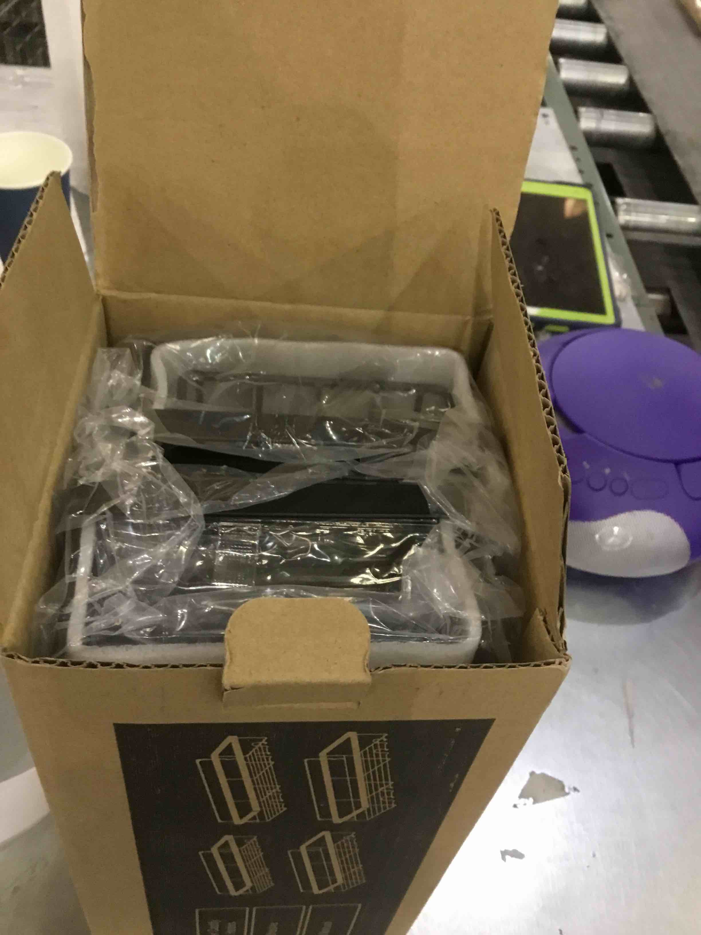 https://s3.amazonaws.com/lotting-images-prod/BargainHunt/EXS01313730_1711377257609.jpeg