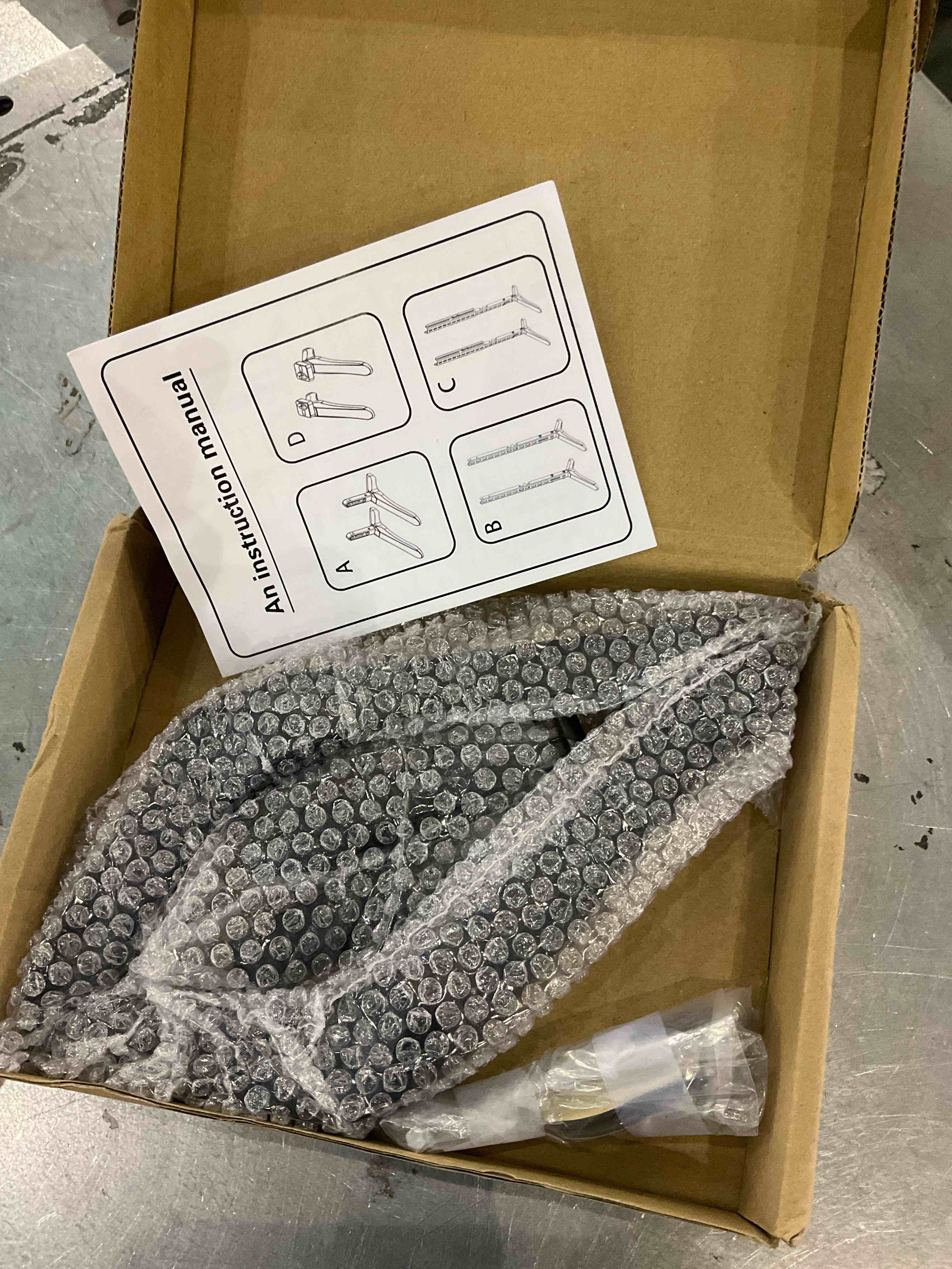 https://s3.amazonaws.com/lotting-images-prod/BargainHunt/EXS01314110_1710156417983.jpeg