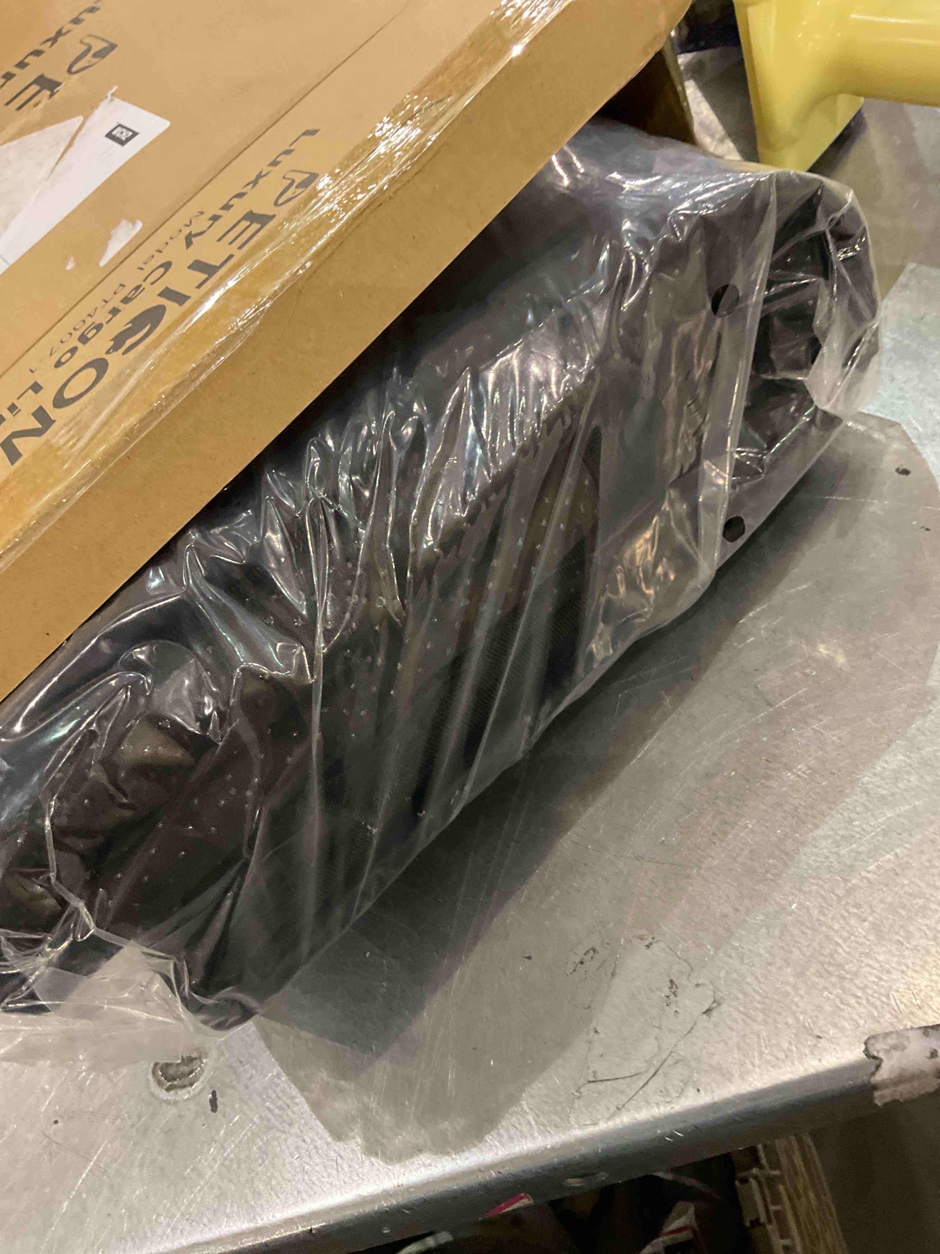 https://s3.amazonaws.com/lotting-images-prod/BargainHunt/EXS01314171_1710160672818.jpeg