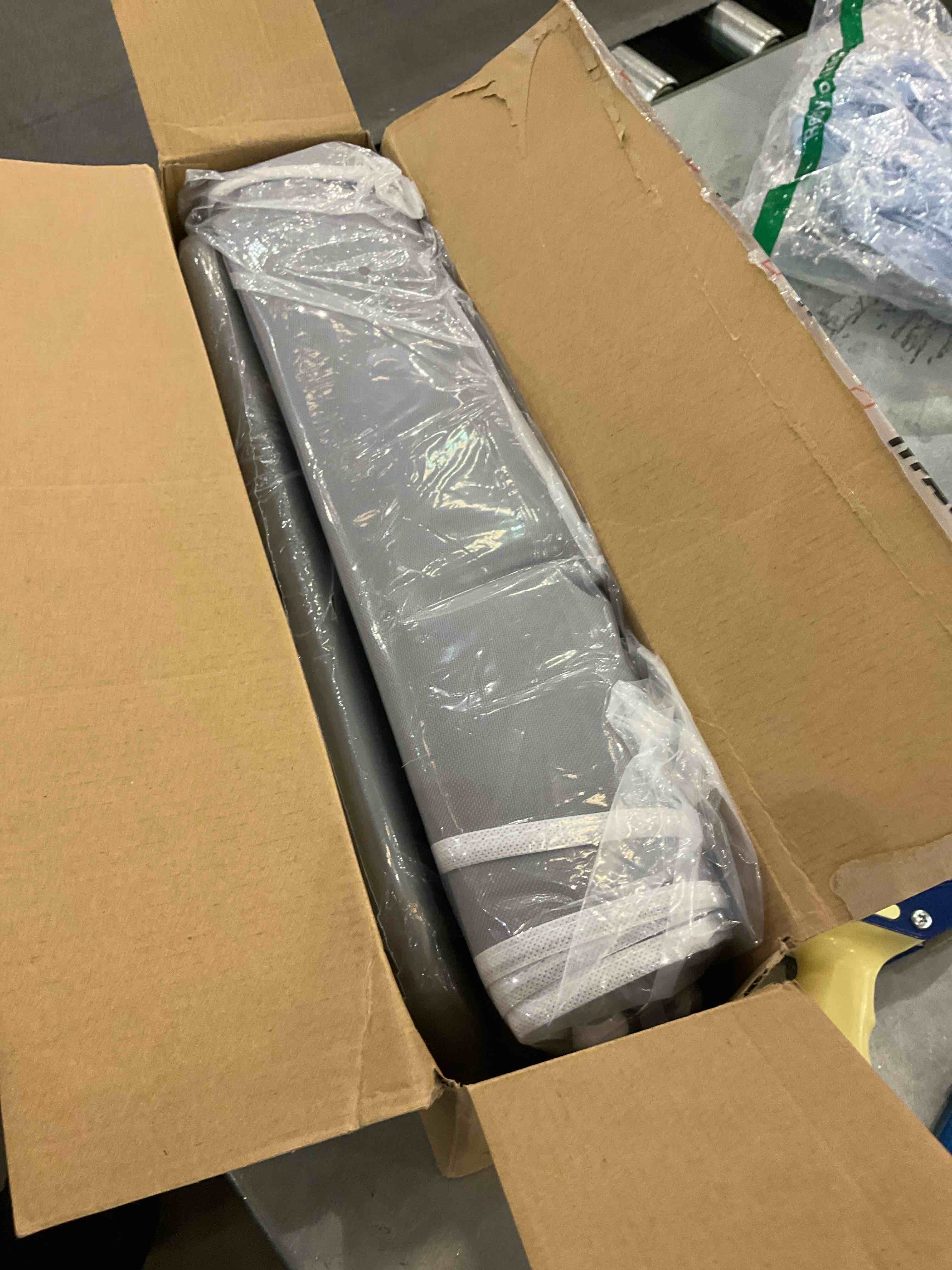 https://s3.amazonaws.com/lotting-images-prod/BargainHunt/EXS01314215_1710166059630.jpeg