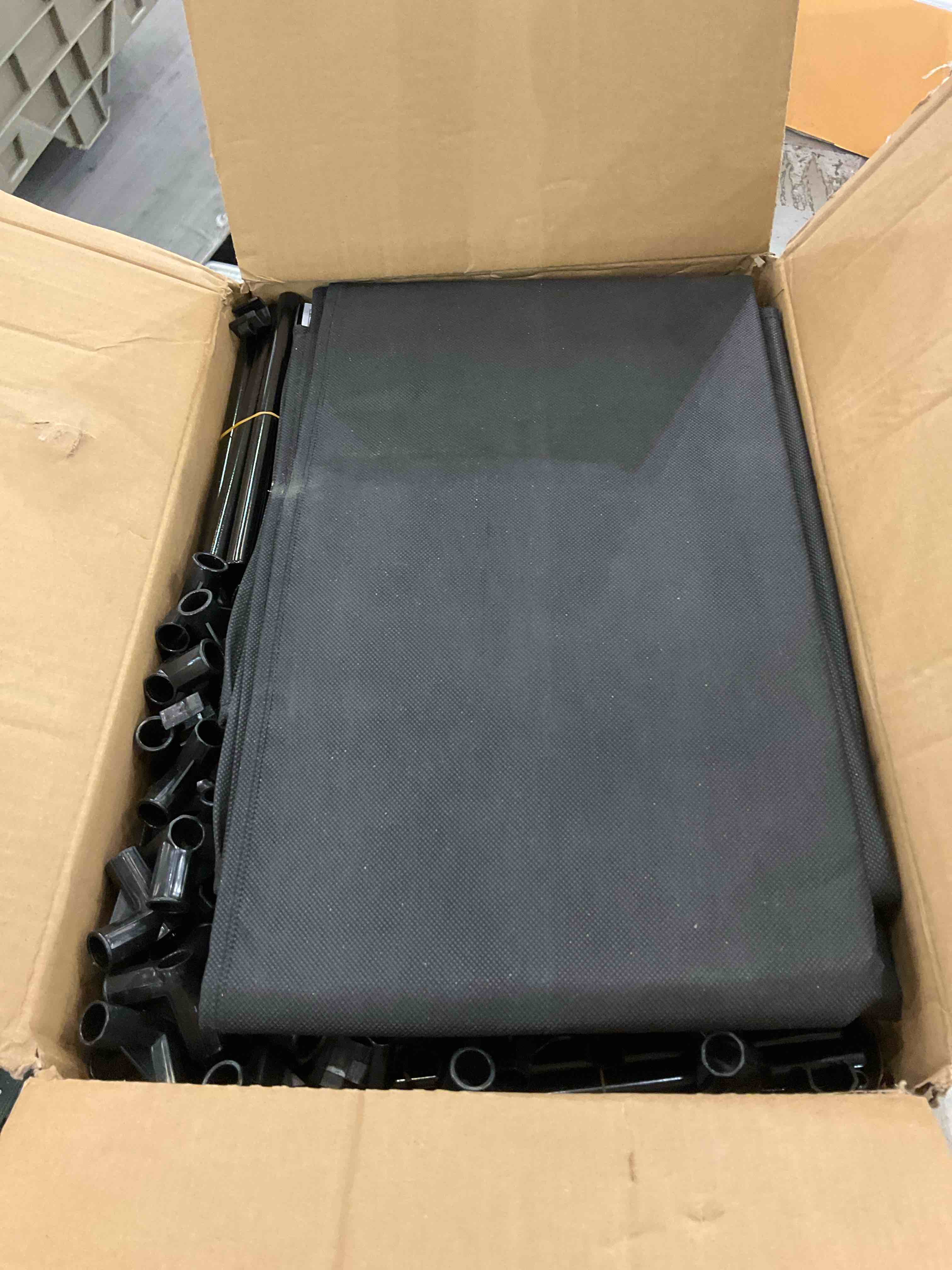 https://s3.amazonaws.com/lotting-images-prod/BargainHunt/EXS01314228_1710168024853.jpeg