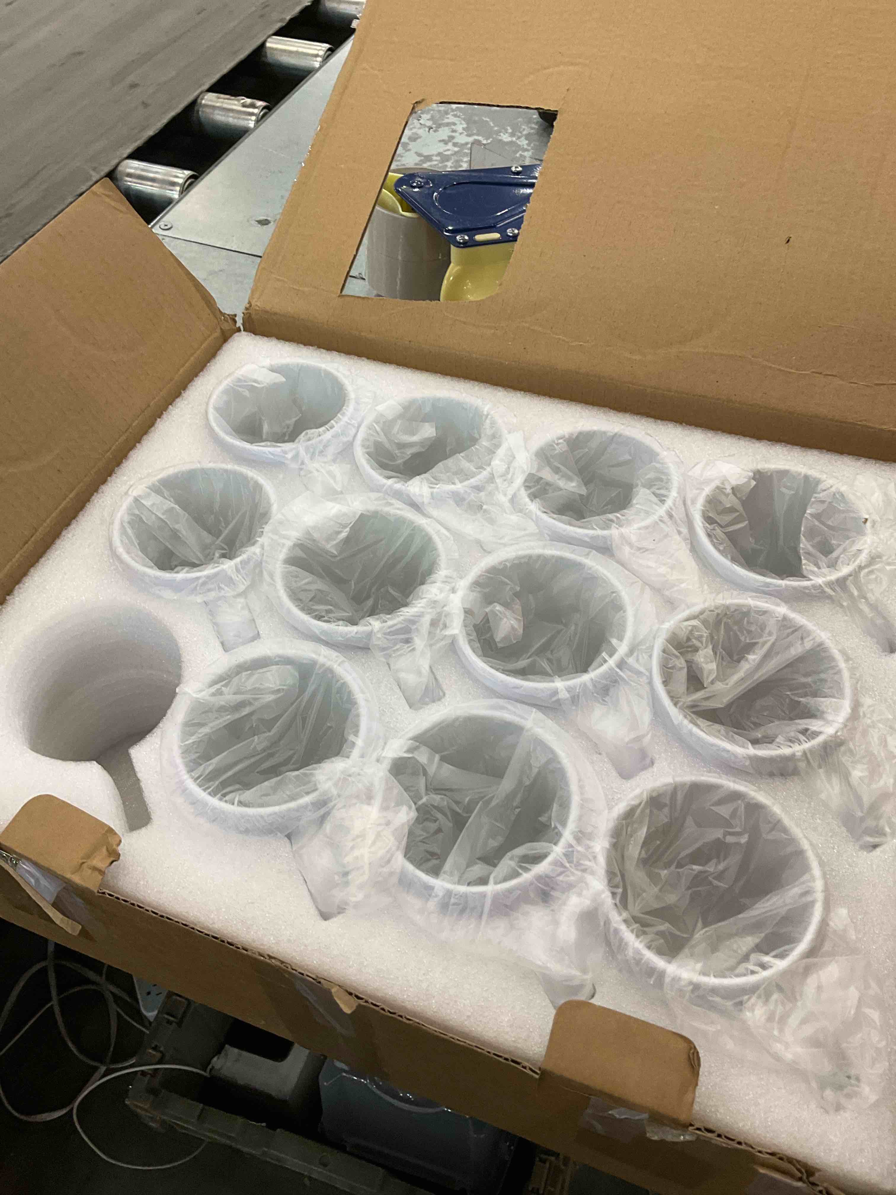 https://s3.amazonaws.com/lotting-images-prod/BargainHunt/EXS01314477_1710268530302.jpeg