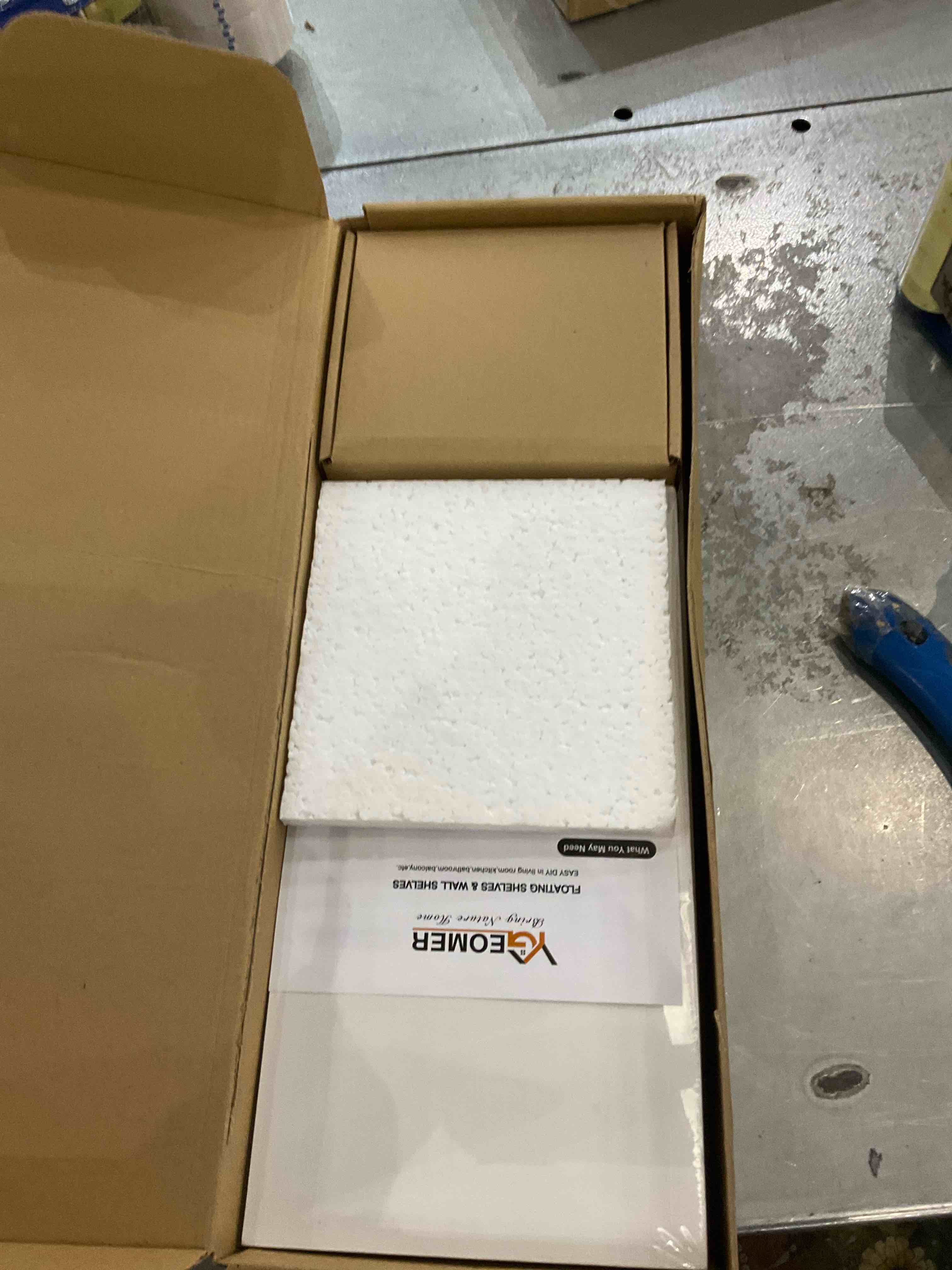 https://s3.amazonaws.com/lotting-images-prod/BargainHunt/EXS01314574_1710852615784.jpeg