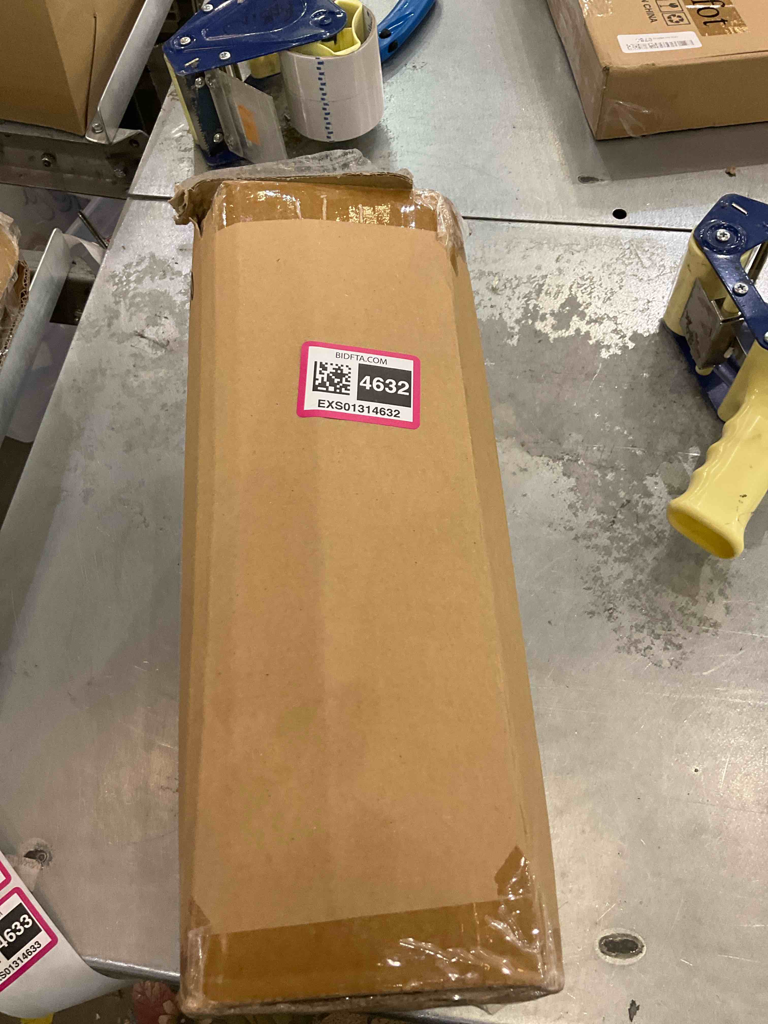 https://s3.amazonaws.com/lotting-images-prod/BargainHunt/EXS01314632_1710859698413.jpeg