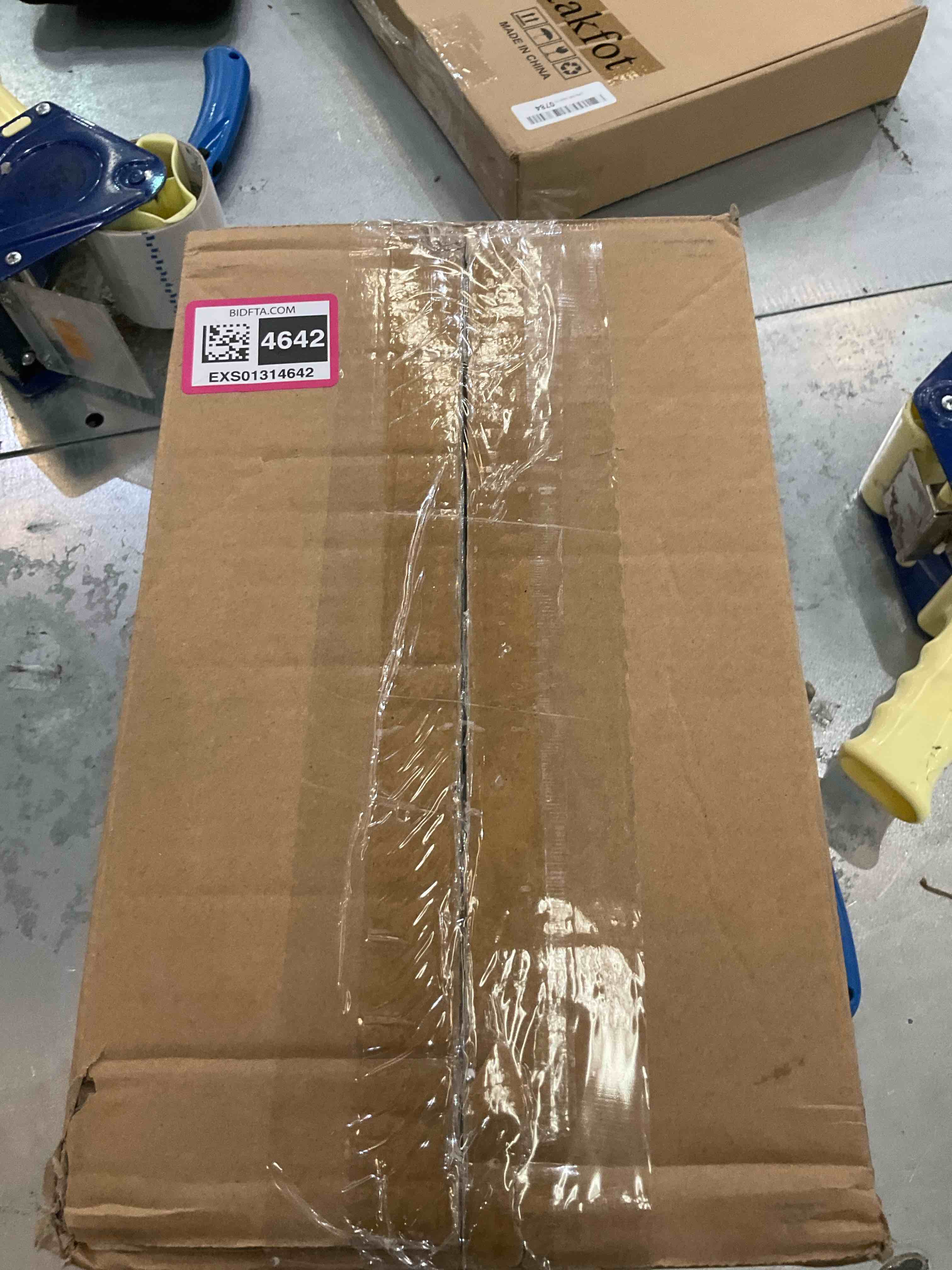 https://s3.amazonaws.com/lotting-images-prod/BargainHunt/EXS01314642_1710860769849.jpeg