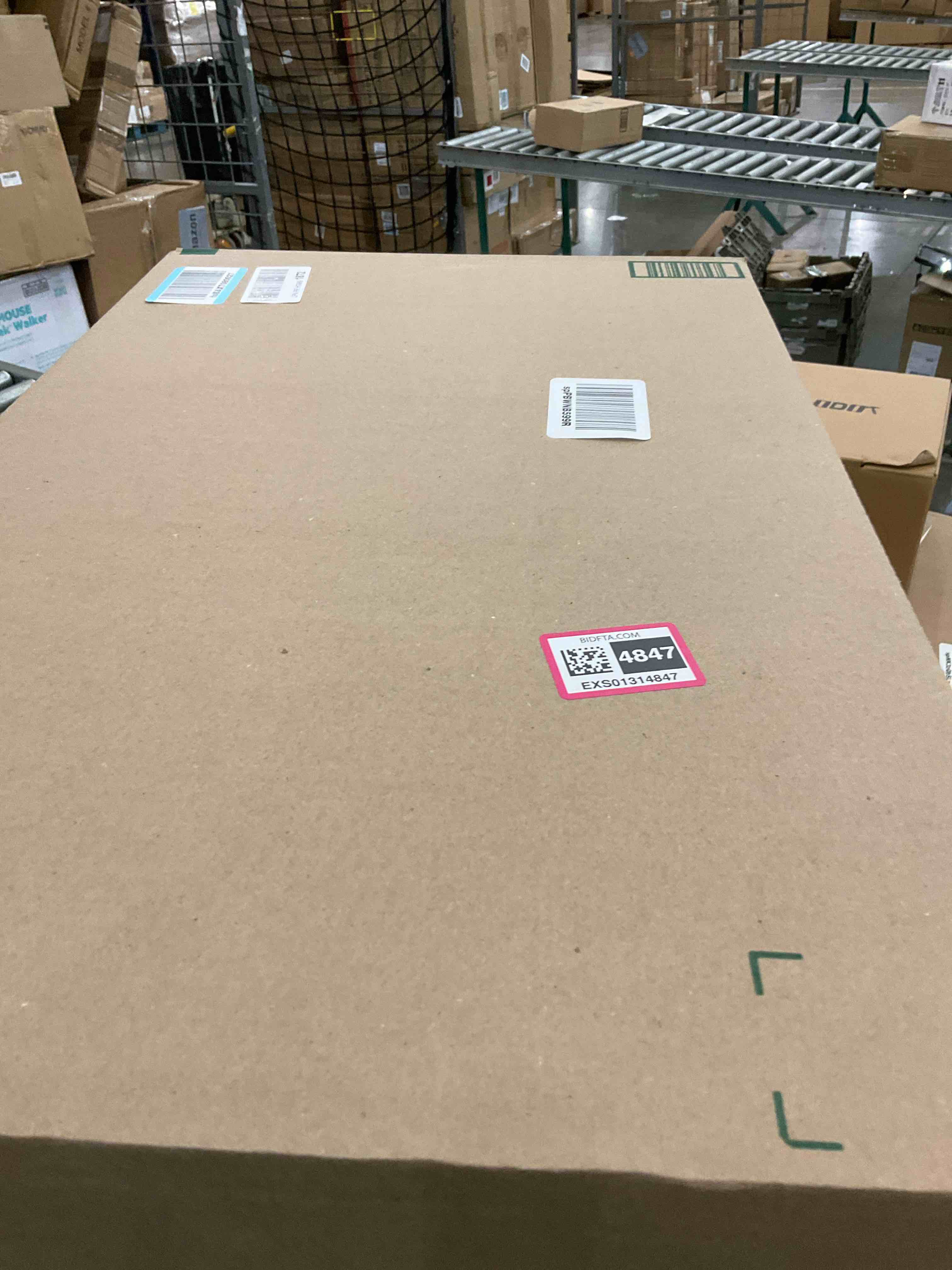 https://s3.amazonaws.com/lotting-images-prod/BargainHunt/EXS01314847_1710960077247.jpeg