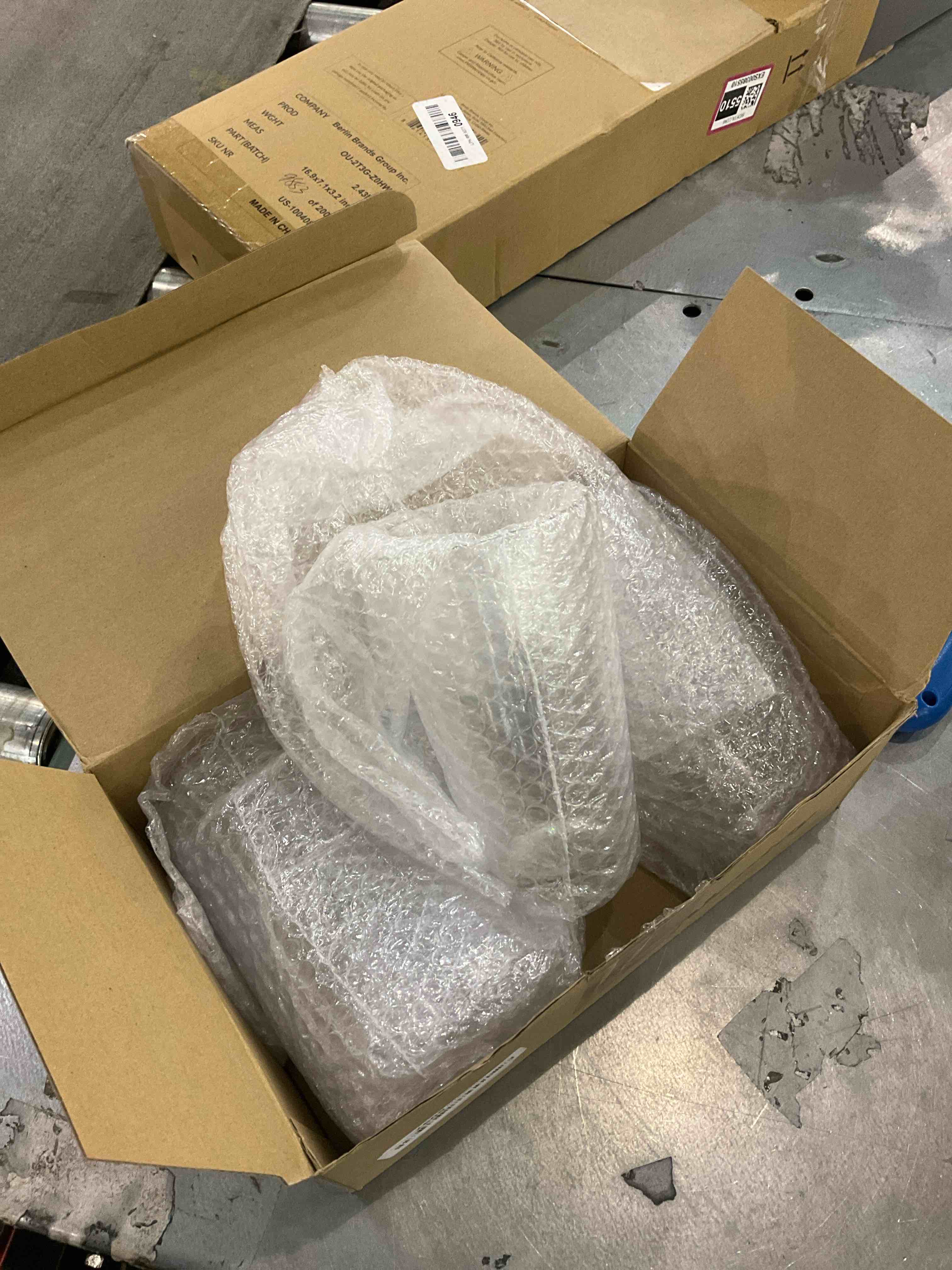 https://s3.amazonaws.com/lotting-images-prod/BargainHunt/EXS01315138_1710766369555.jpeg