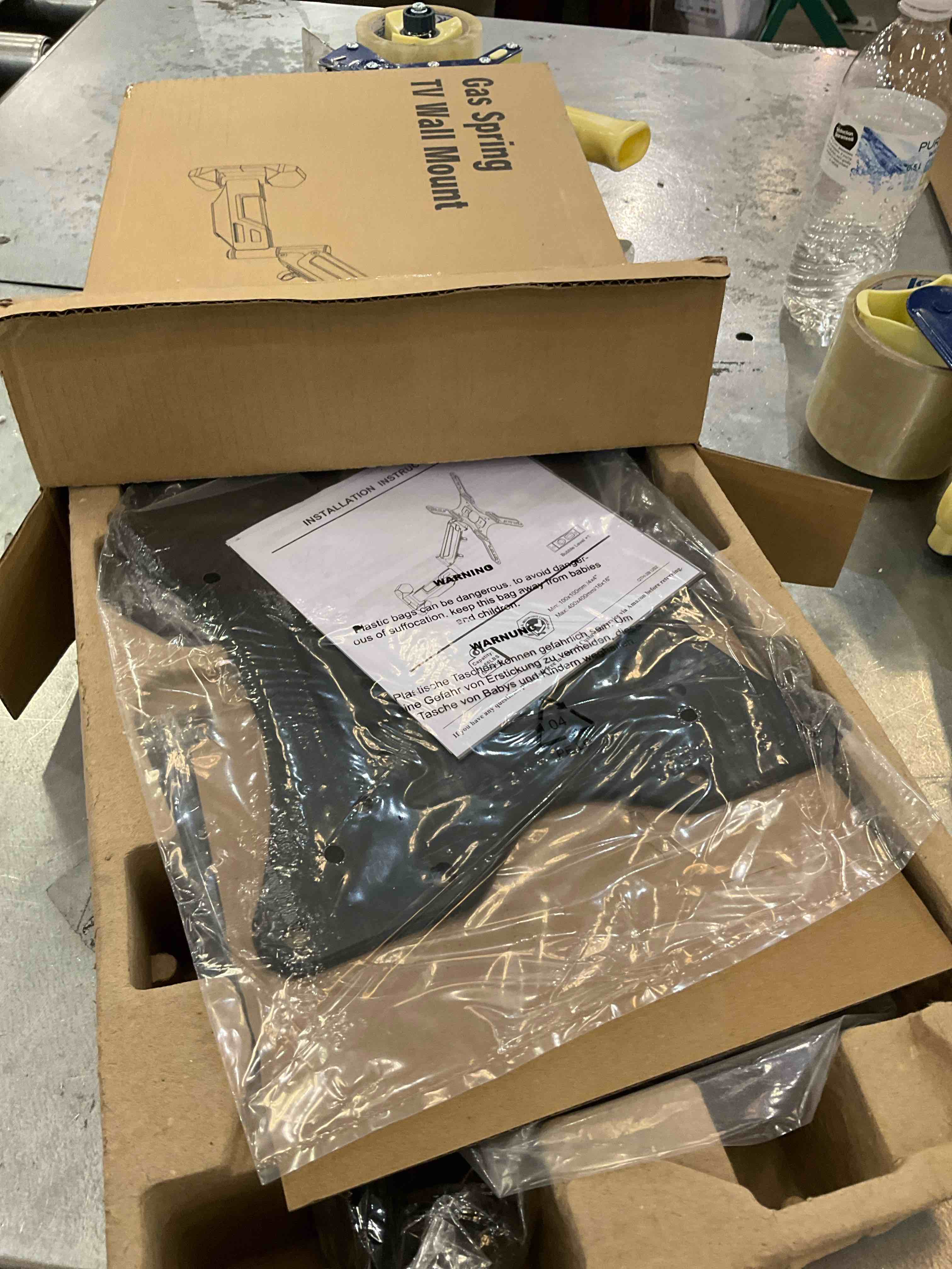 https://s3.amazonaws.com/lotting-images-prod/BargainHunt/EXS01315392_1710862699639.jpeg