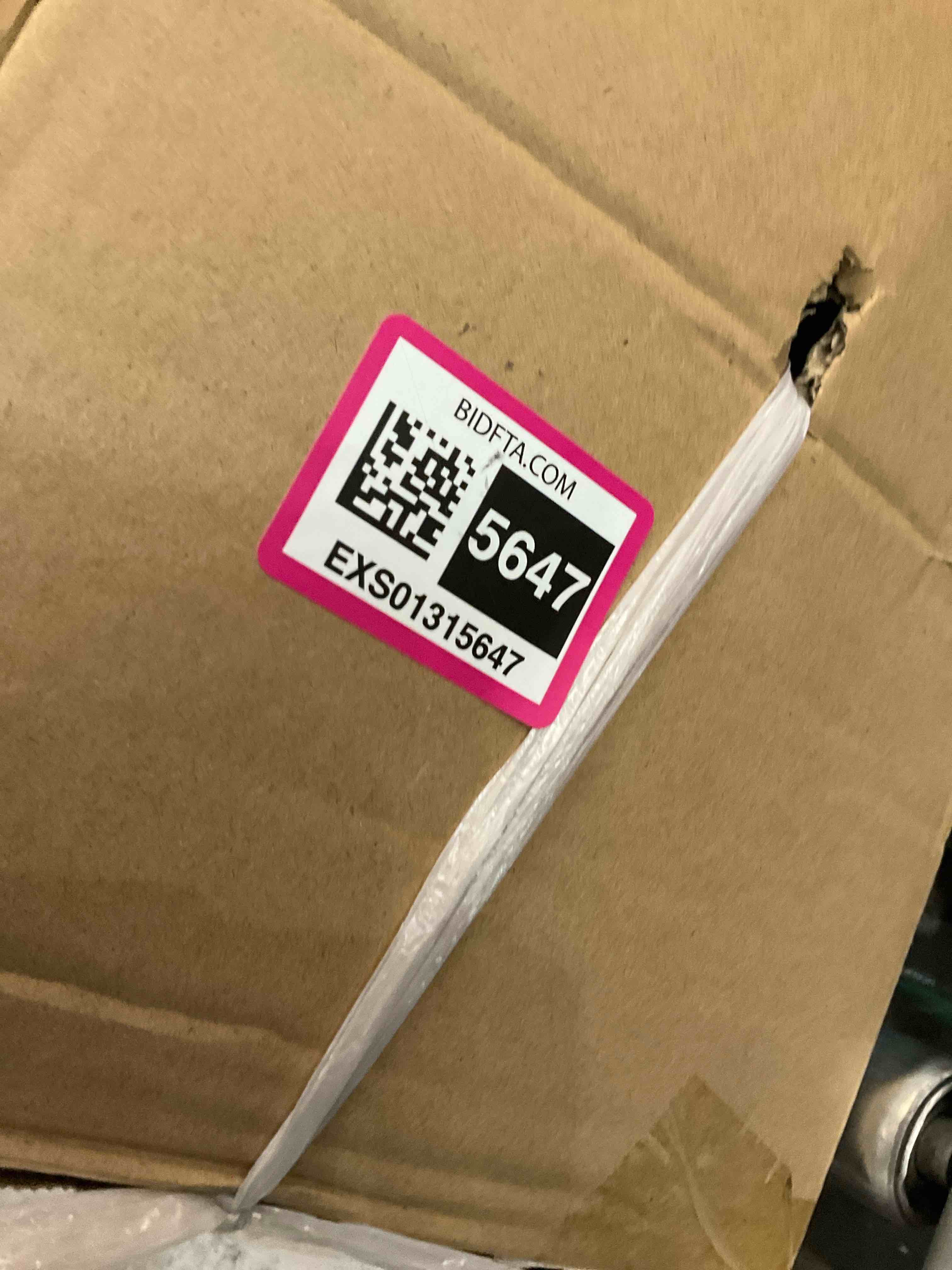 https://s3.amazonaws.com/lotting-images-prod/BargainHunt/EXS01315647_1712156209661.jpeg