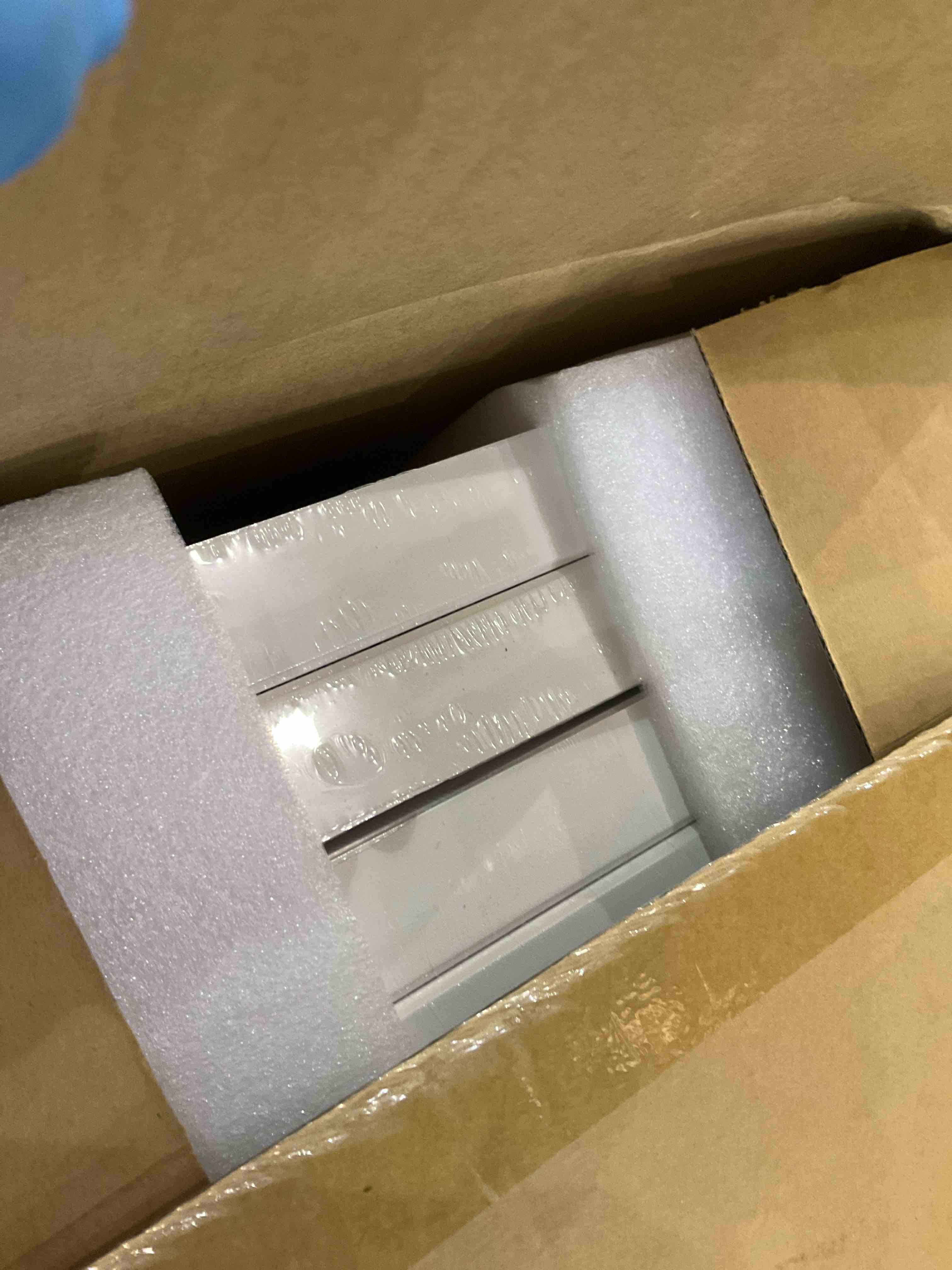 https://s3.amazonaws.com/lotting-images-prod/BargainHunt/EXS01315869_1712670094434.jpeg