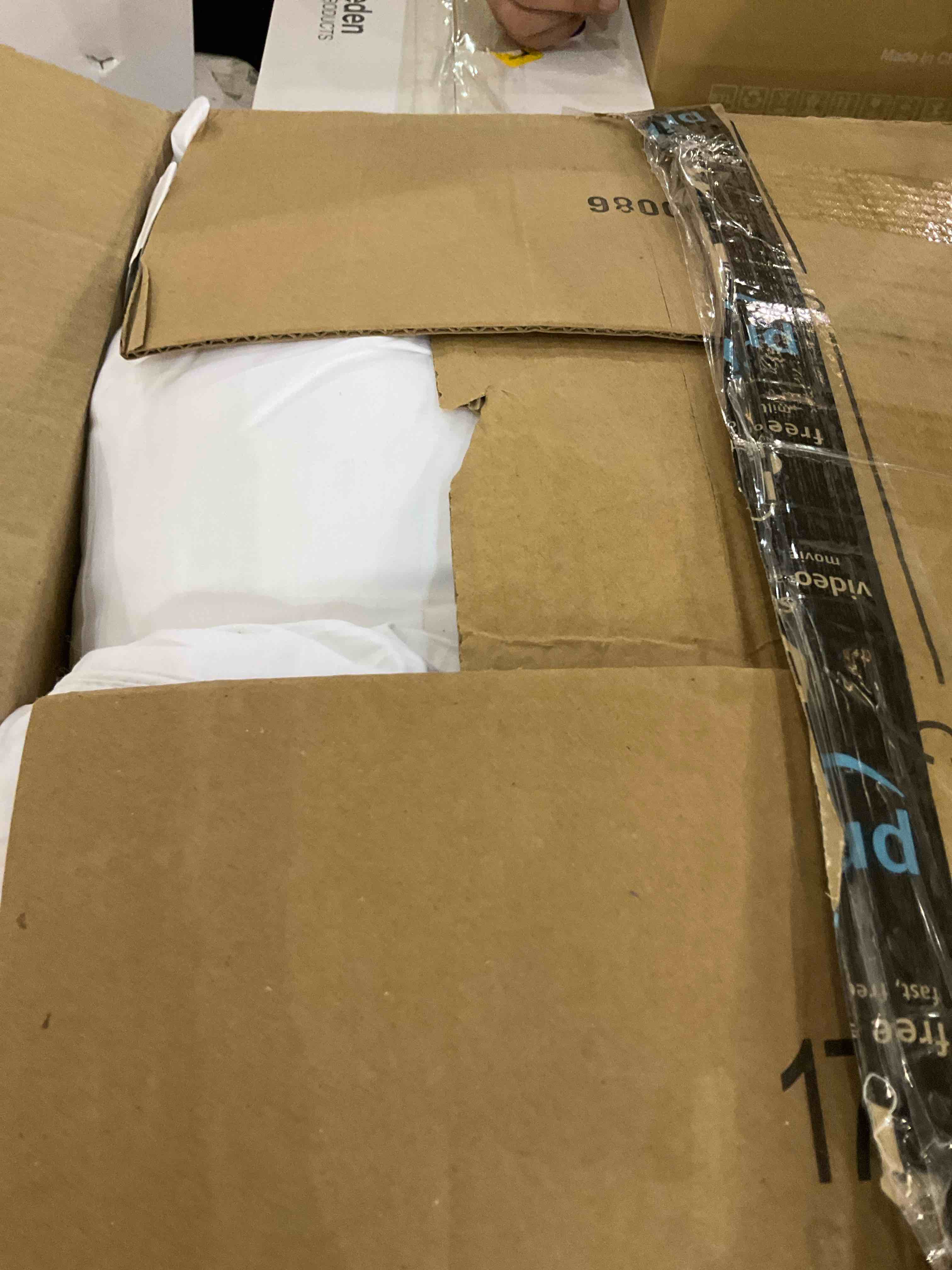 https://s3.amazonaws.com/lotting-images-prod/BargainHunt/EXS01315914_1712676355436.jpeg