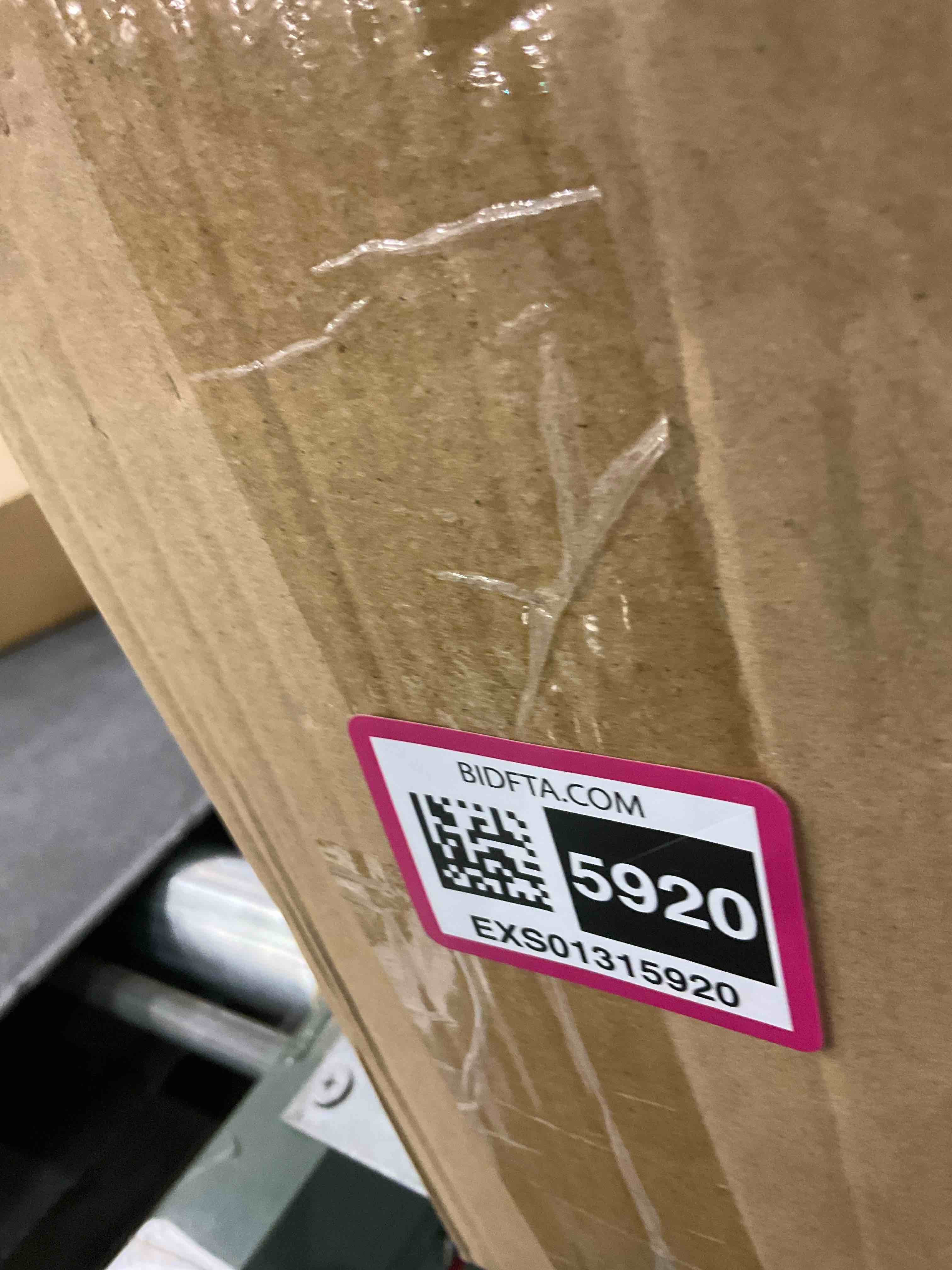 https://s3.amazonaws.com/lotting-images-prod/BargainHunt/EXS01315920_1712676815826.jpeg