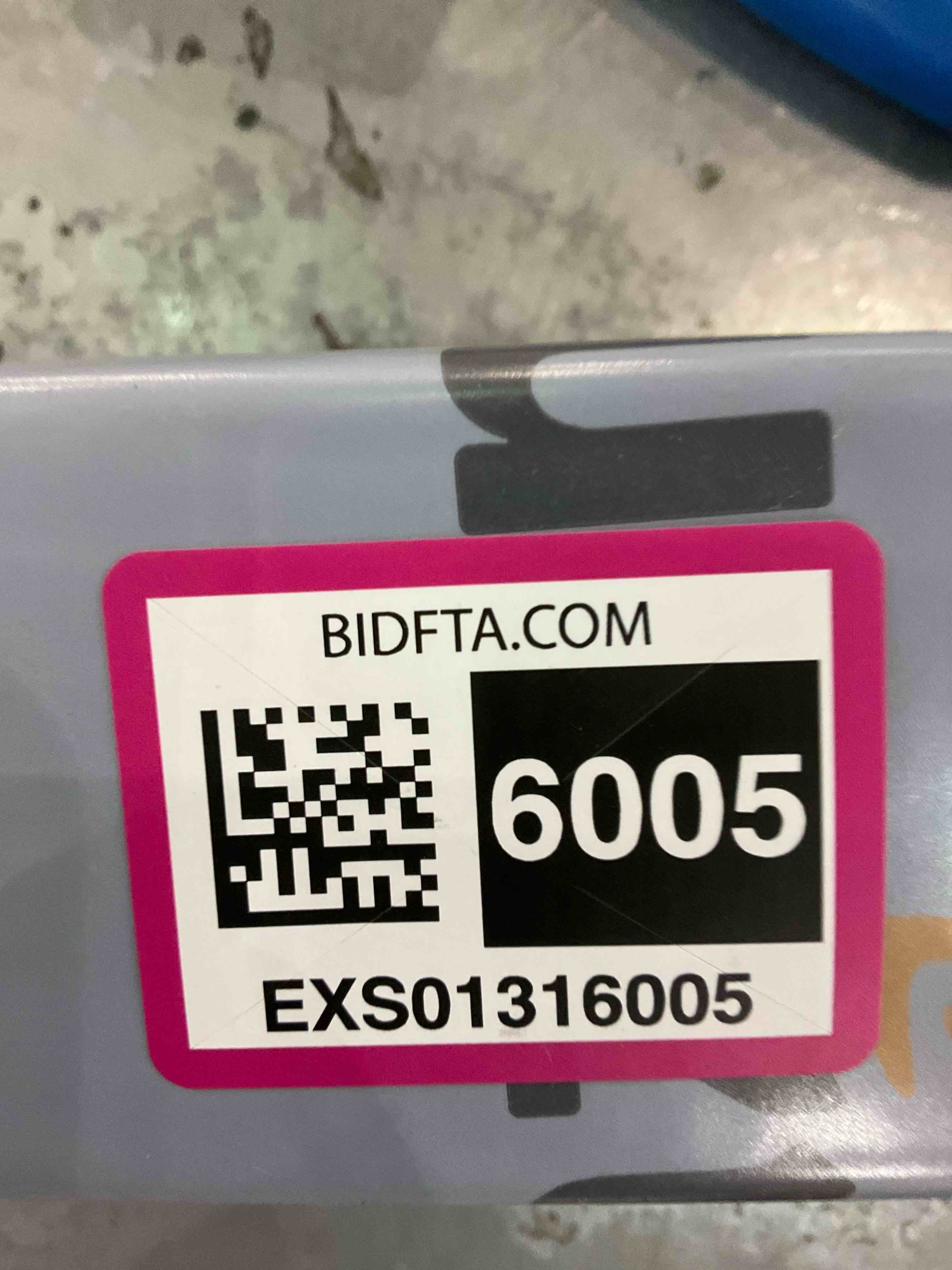 https://s3.amazonaws.com/lotting-images-prod/BargainHunt/EXS01316005_1711970503981.jpeg