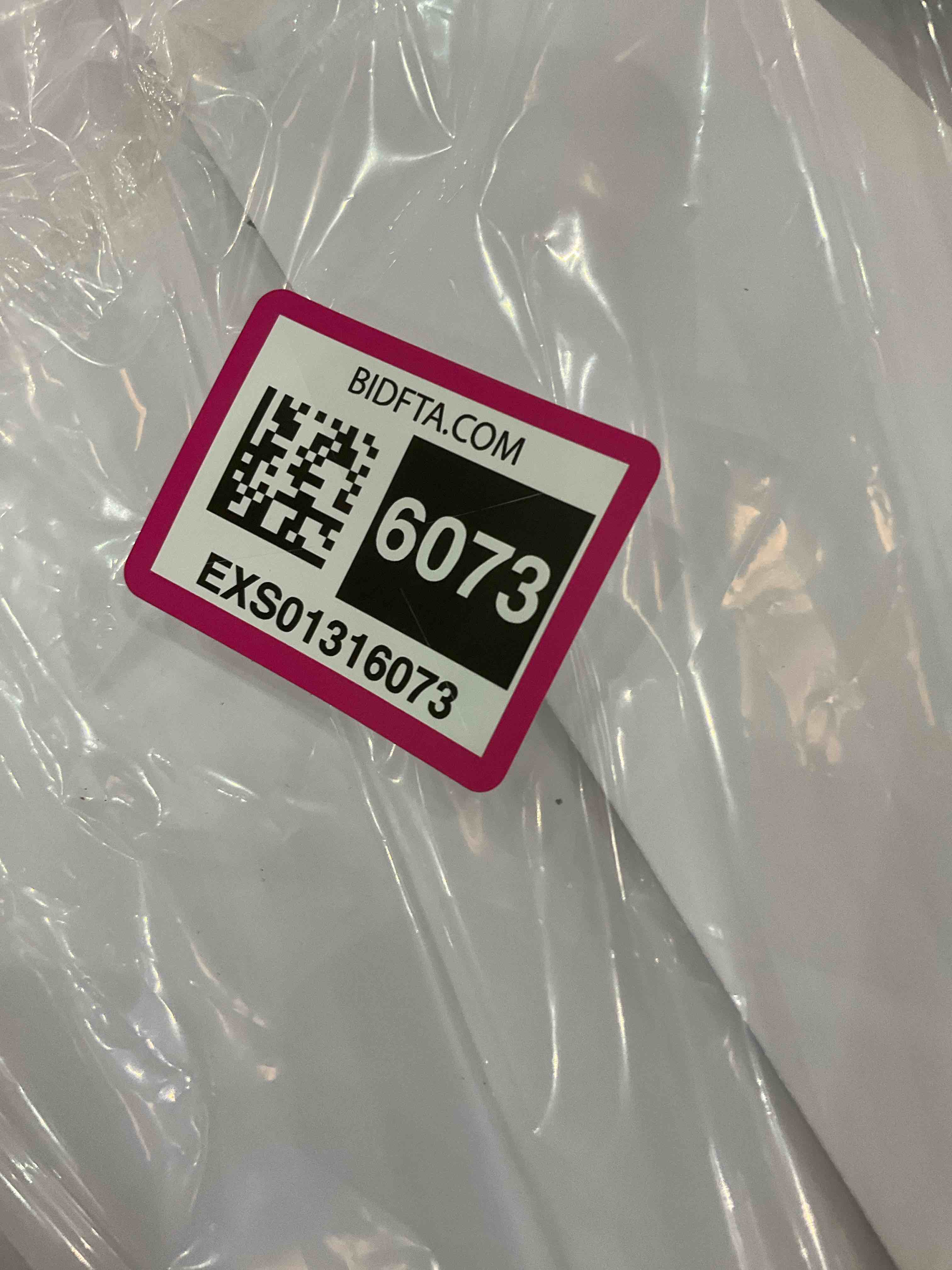 https://s3.amazonaws.com/lotting-images-prod/BargainHunt/EXS01316073_1711986691749.jpeg