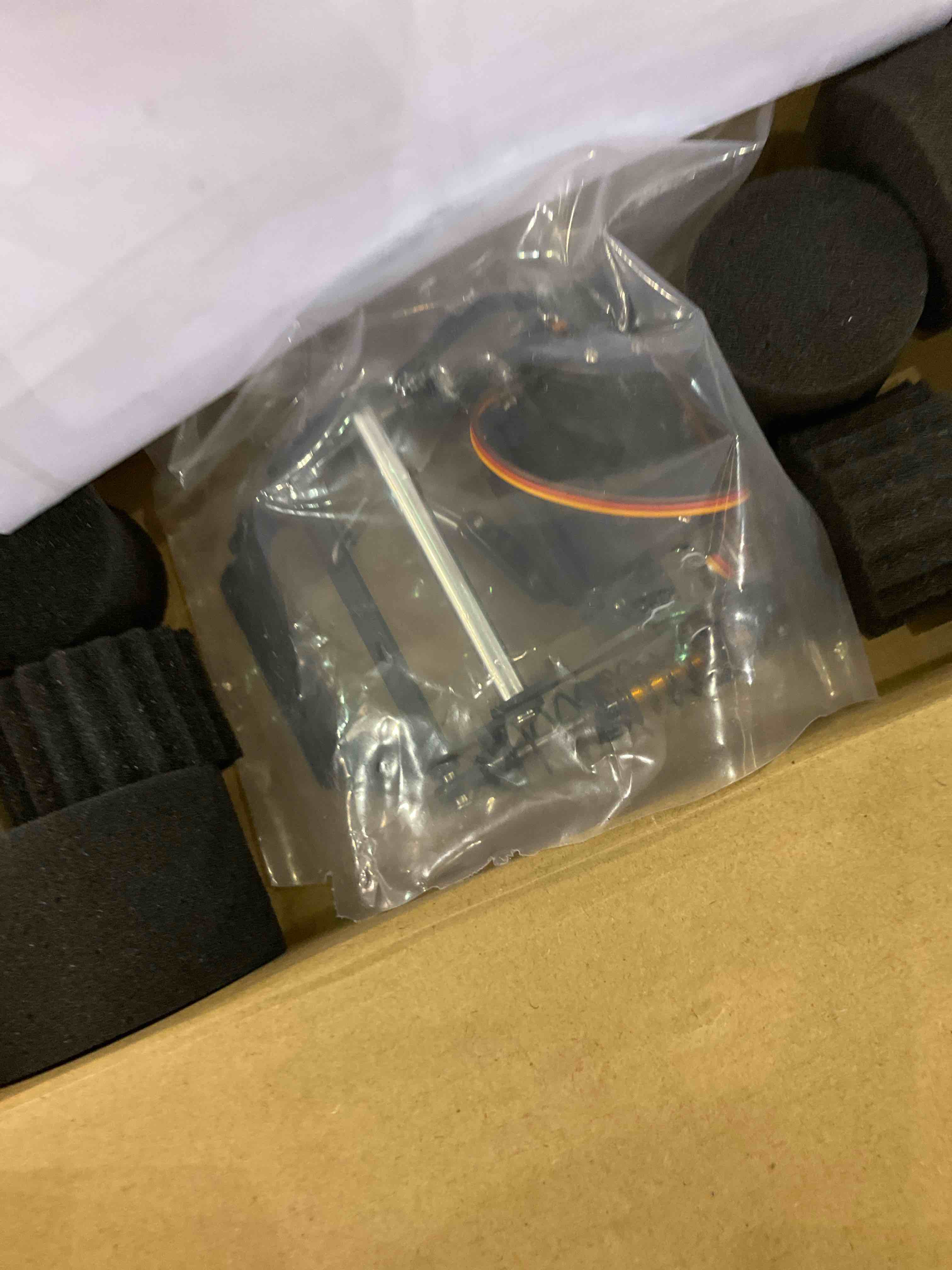 https://s3.amazonaws.com/lotting-images-prod/BargainHunt/EXS01316161_1712062406073.jpeg