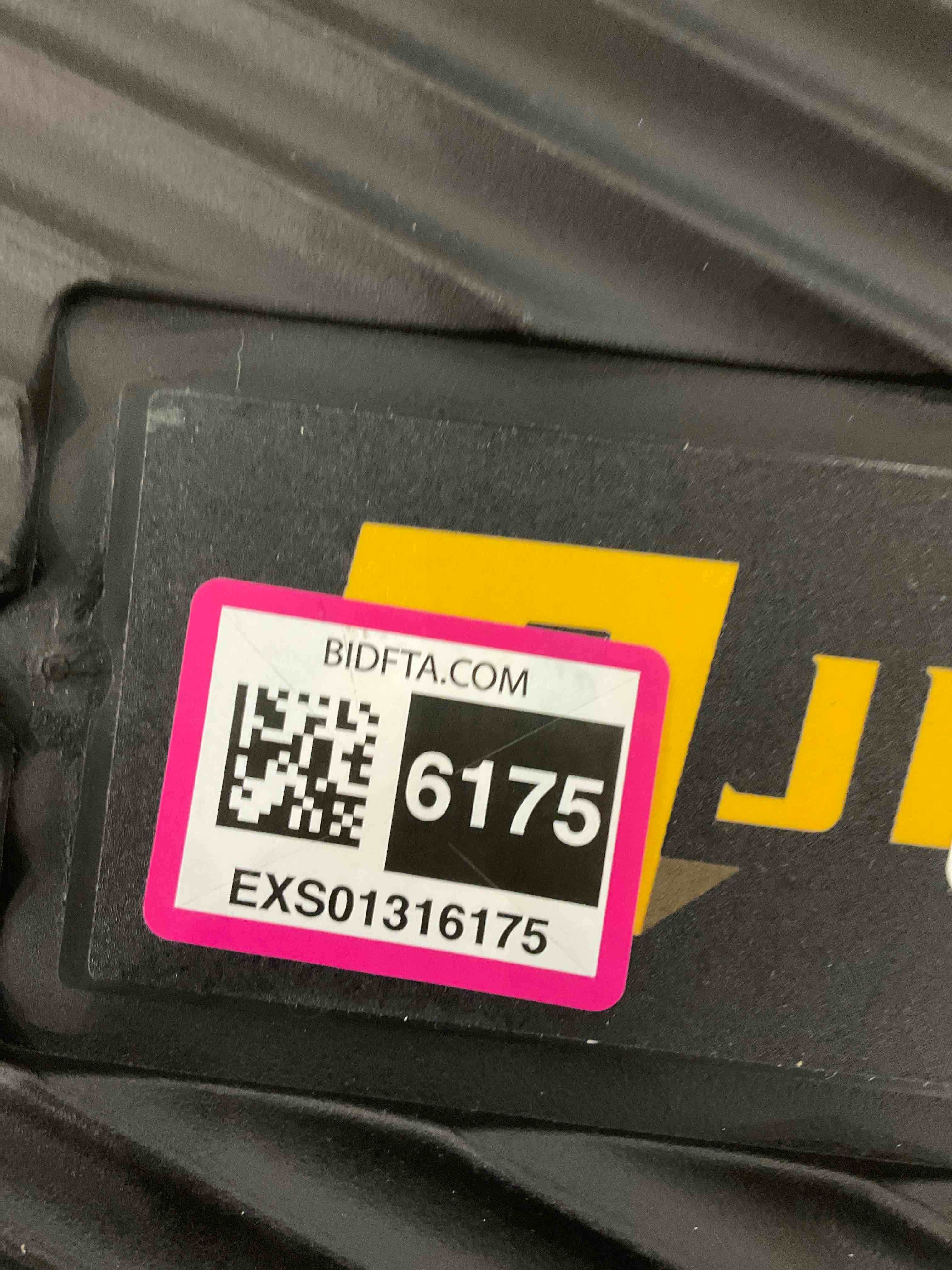 https://s3.amazonaws.com/lotting-images-prod/BargainHunt/EXS01316175_1712070574472.jpeg