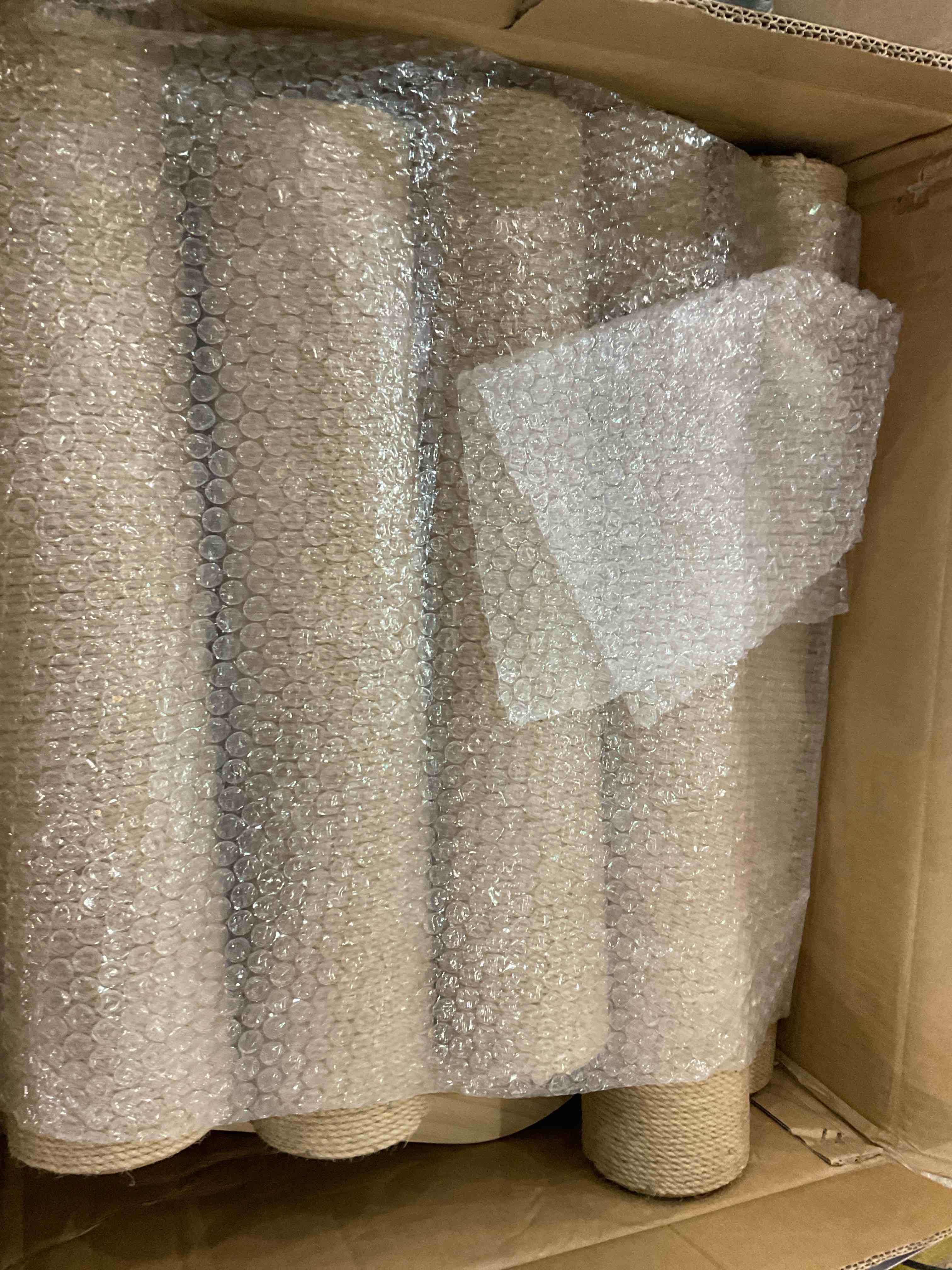 https://s3.amazonaws.com/lotting-images-prod/BargainHunt/EXS01316548_1710349538739.jpeg