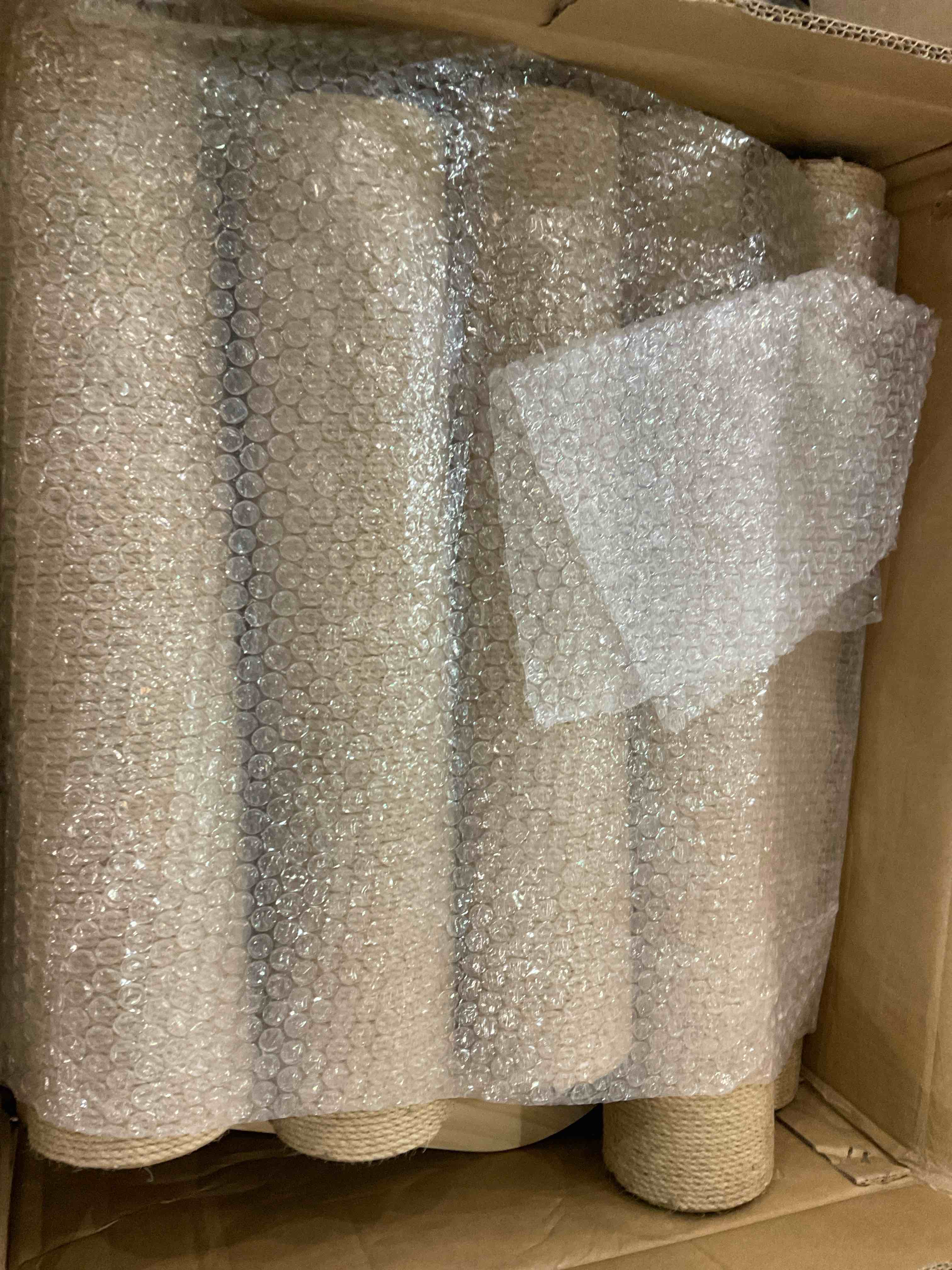 https://s3.amazonaws.com/lotting-images-prod/BargainHunt/EXS01316548_1710349539649.jpeg