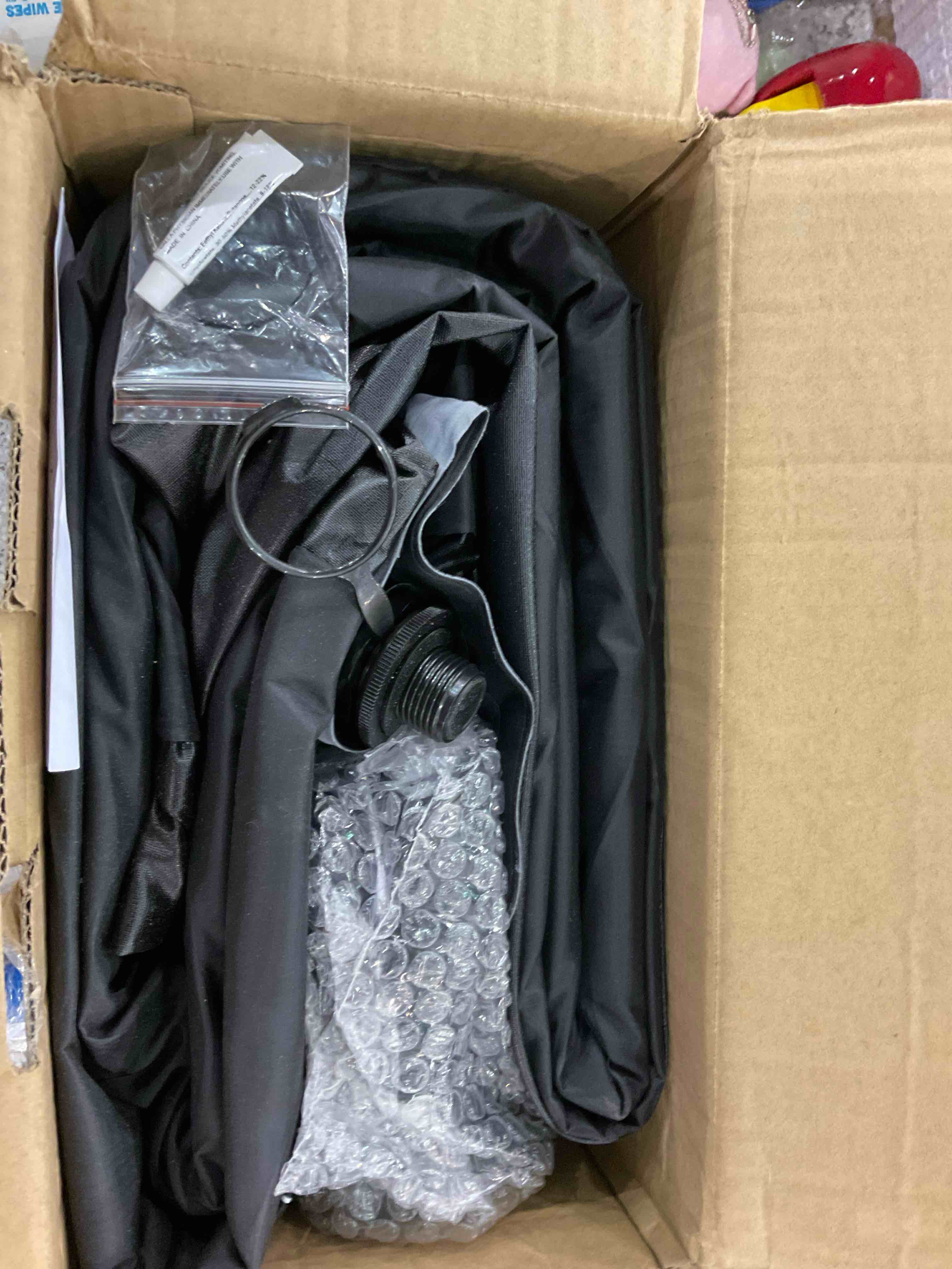 https://s3.amazonaws.com/lotting-images-prod/BargainHunt/EXS01316585_1710417855068.jpeg