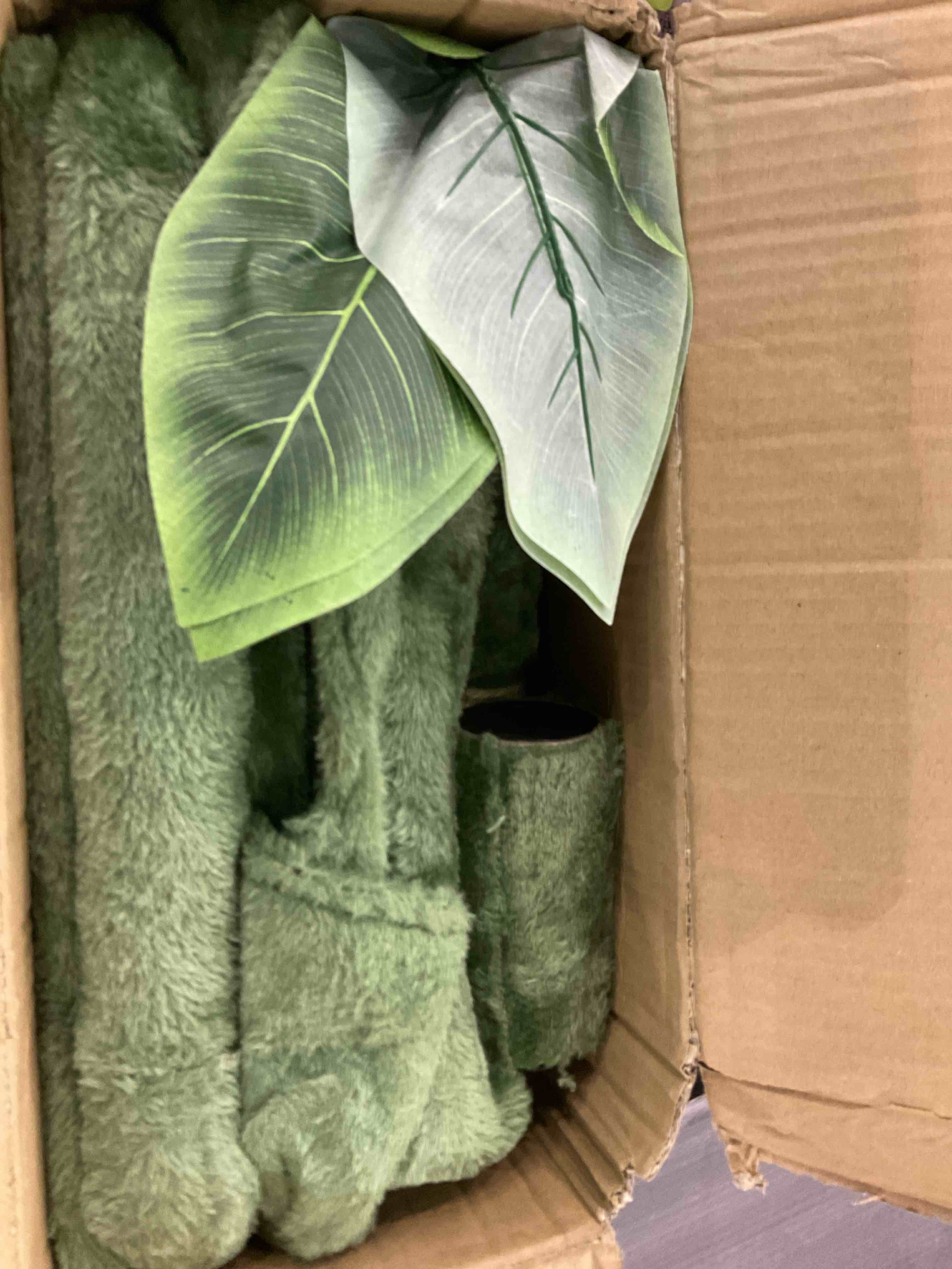 https://s3.amazonaws.com/lotting-images-prod/BargainHunt/EXS01316737_1710505136354.jpeg