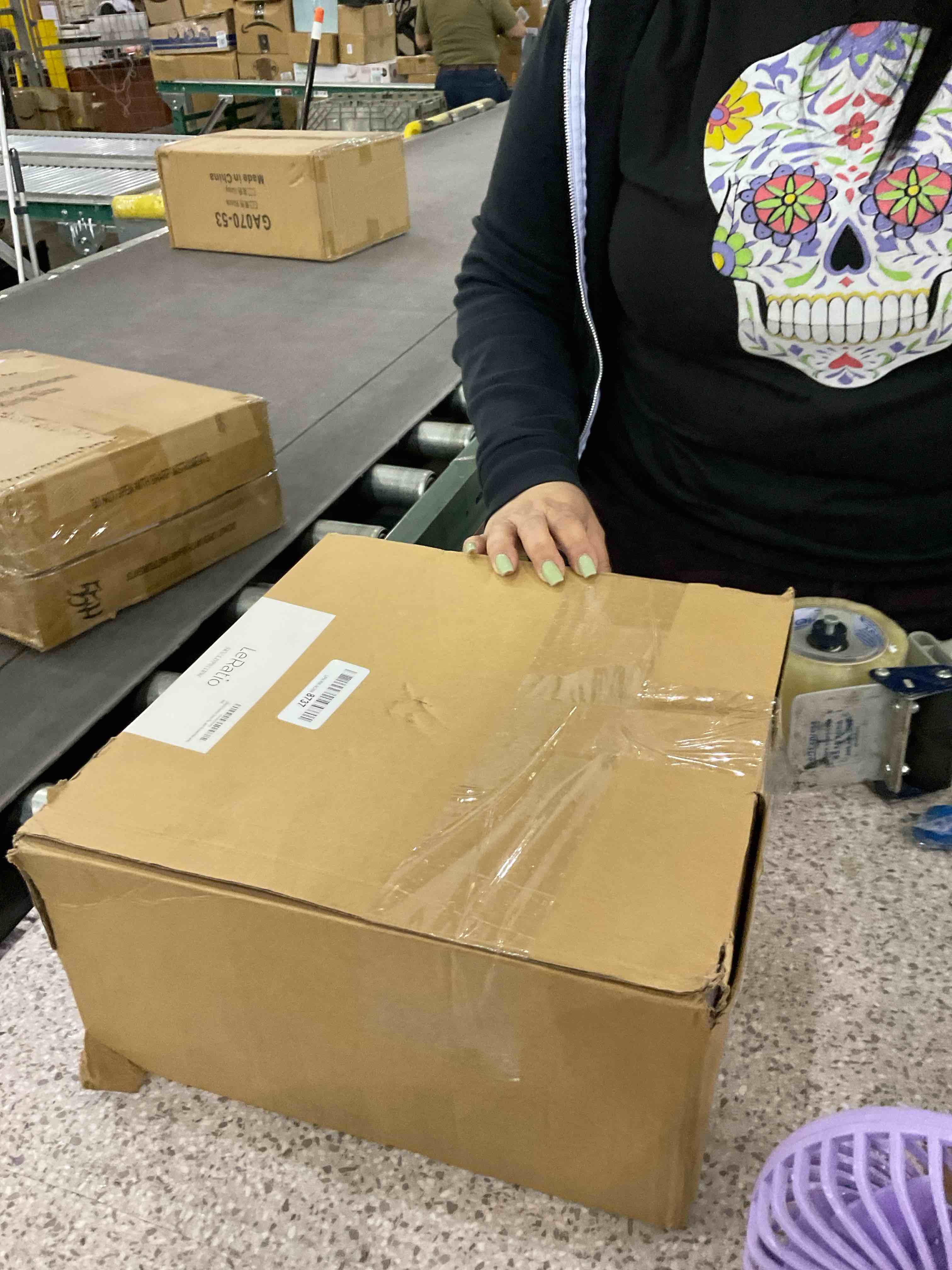 LERATIO Ceramic Dinner Plates Set of 6,10.5 Inch Reactive Glaze Porcelain Plates, Modern Shape Dinnerware Dishes Set for Kitchen,Microwave&Dishwasher&Oven Safe, Scratch Resistant-Blue