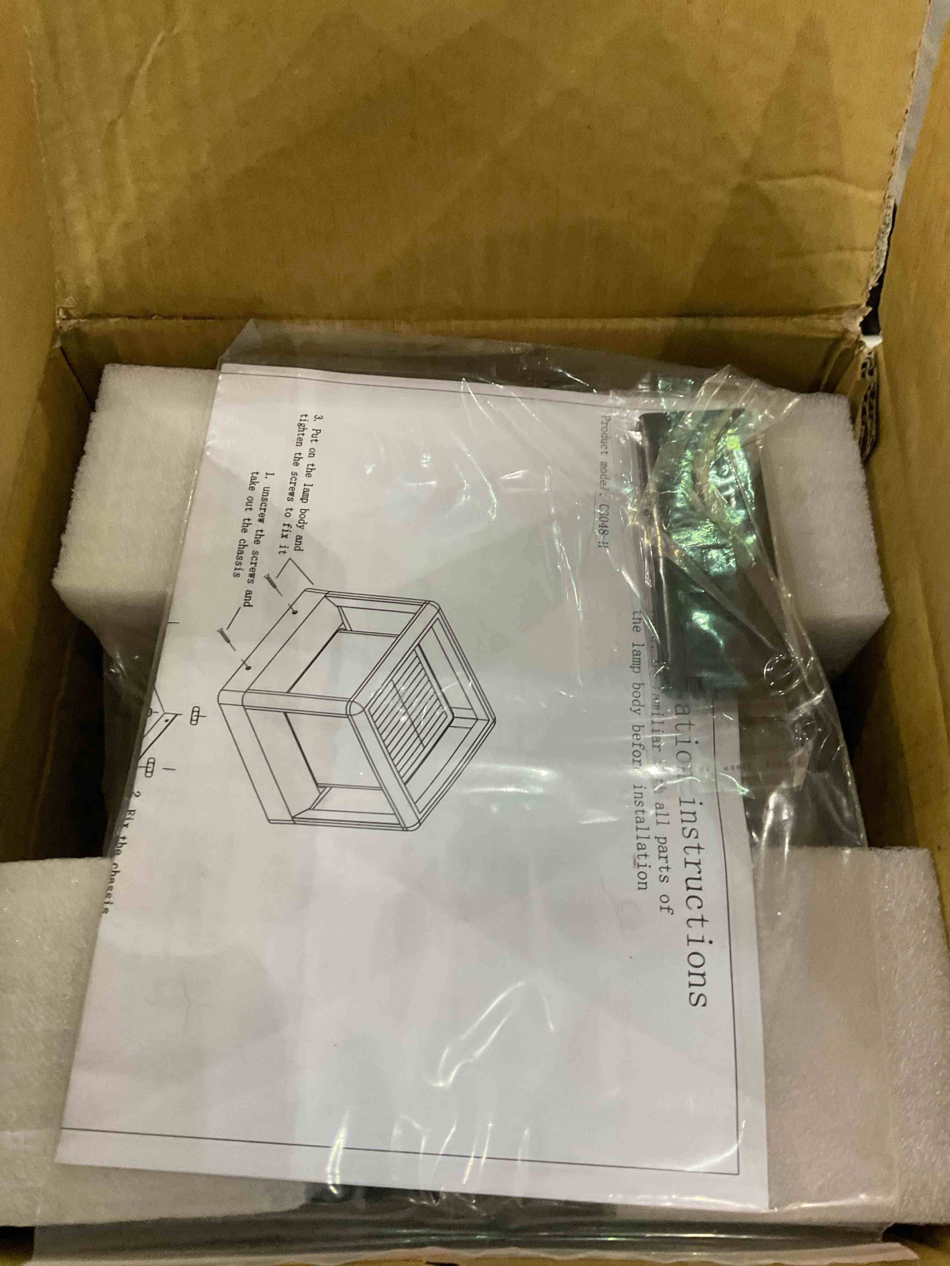 https://s3.amazonaws.com/lotting-images-prod/BargainHunt/EXS01316861_1710762502712.jpeg