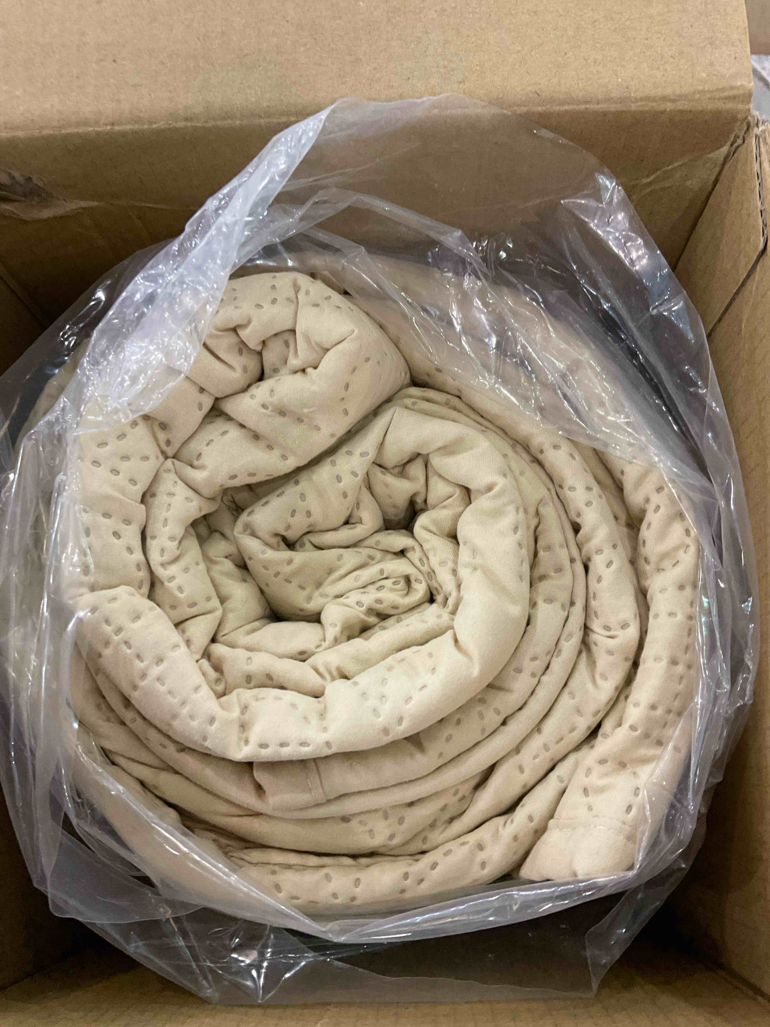 https://s3.amazonaws.com/lotting-images-prod/BargainHunt/EXS01316881_1710769799878.jpeg
