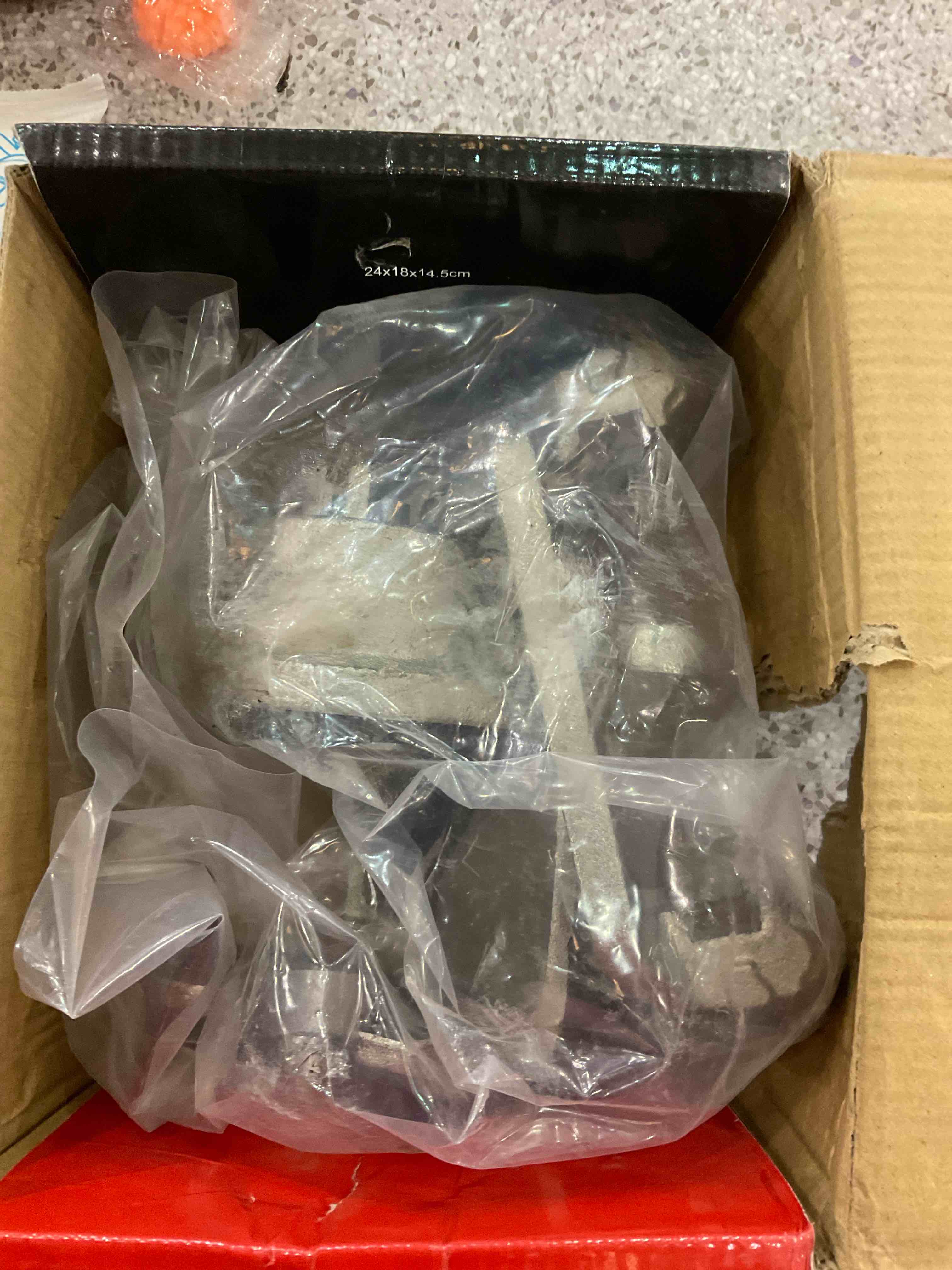 https://s3.amazonaws.com/lotting-images-prod/BargainHunt/EXS01316889_1710771135401.jpeg