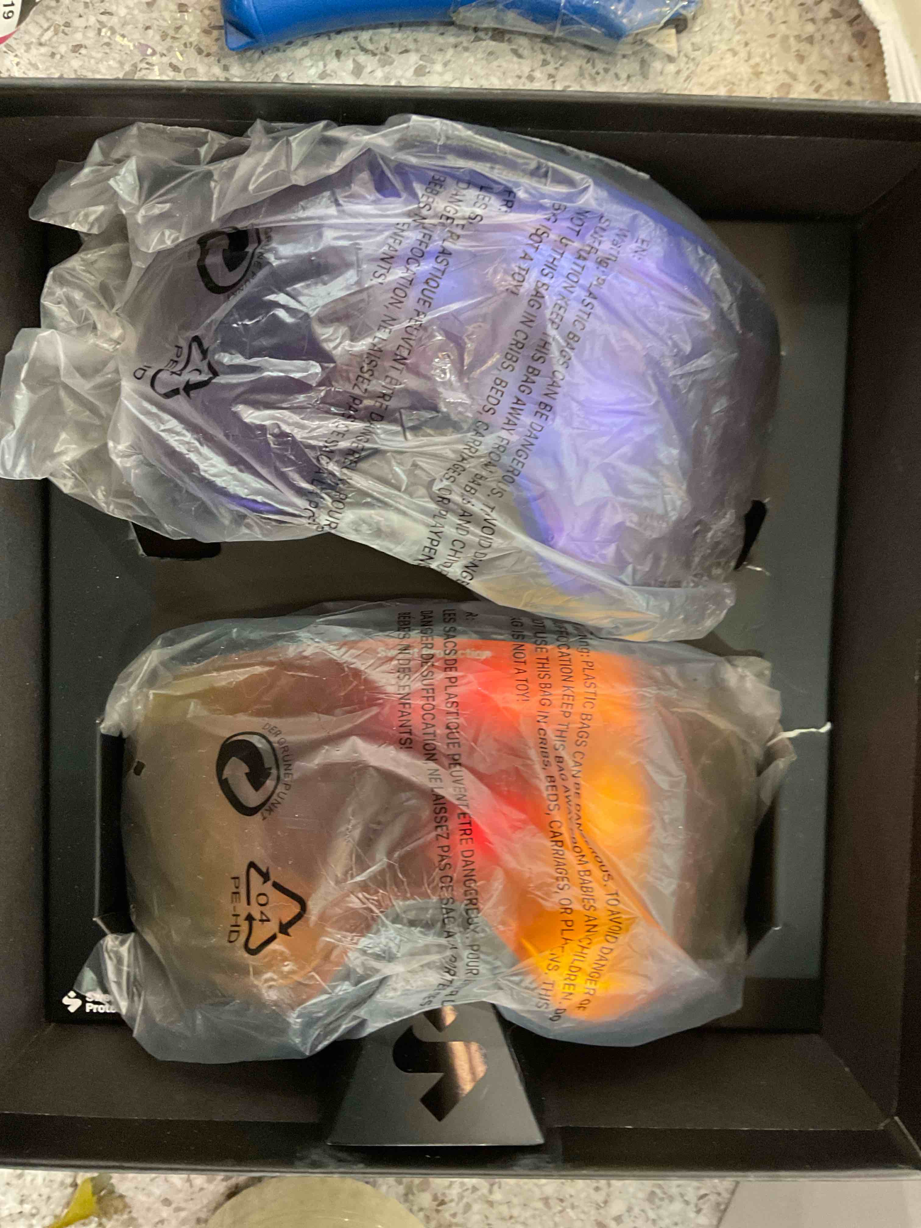 https://s3.amazonaws.com/lotting-images-prod/BargainHunt/EXS01316913_1710775891179.jpeg