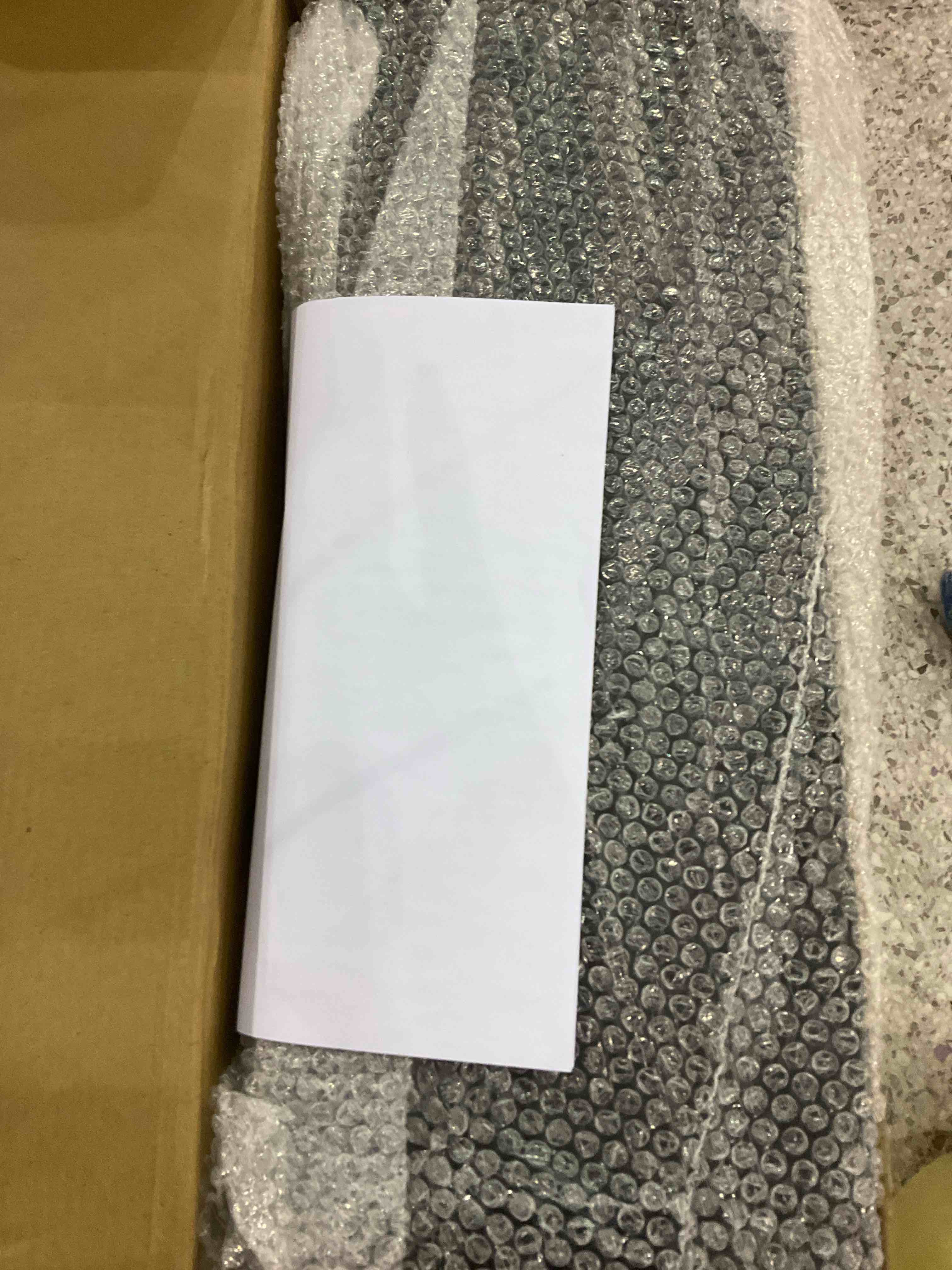 https://s3.amazonaws.com/lotting-images-prod/BargainHunt/EXS01316986_1710934447492.jpeg