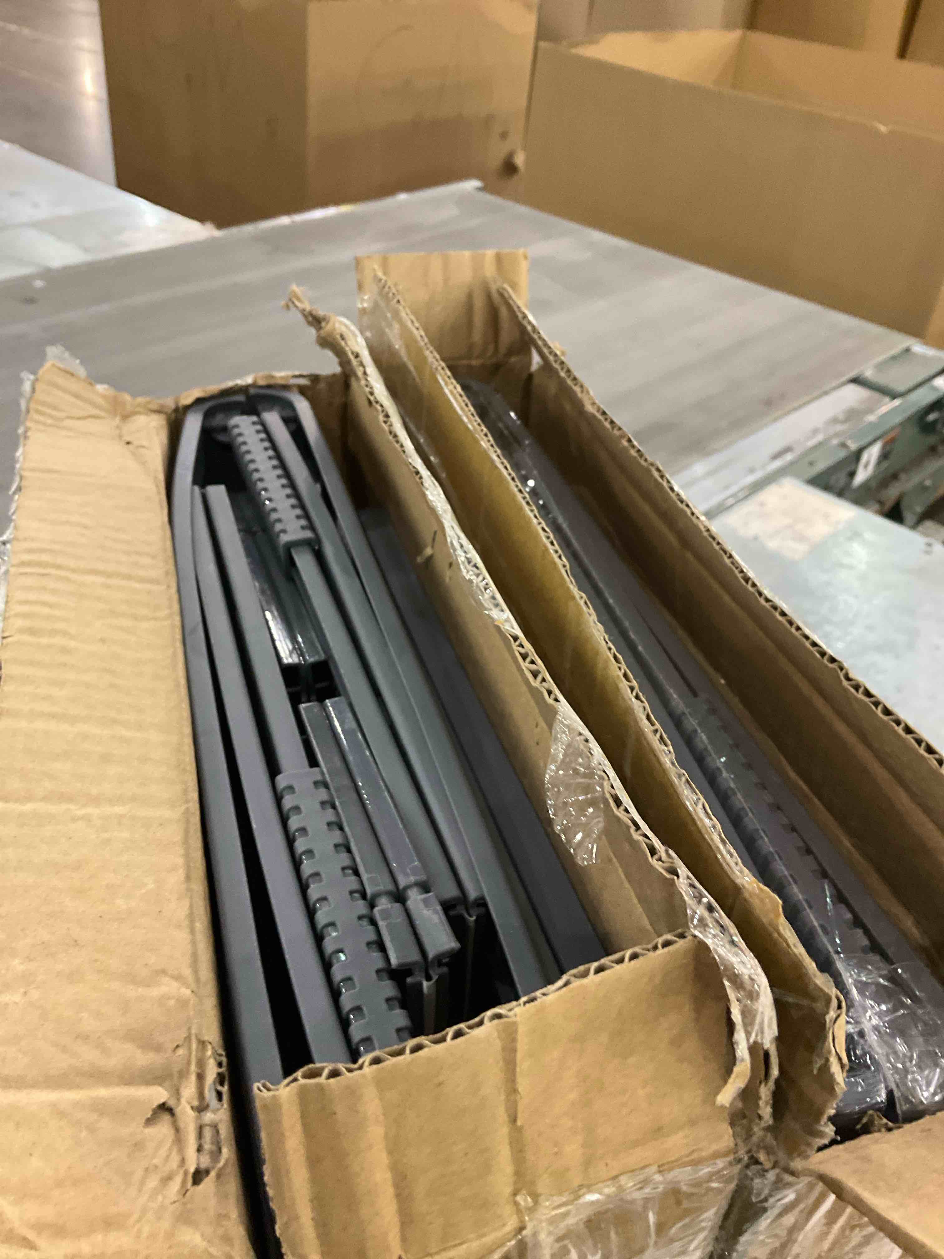 https://s3.amazonaws.com/lotting-images-prod/BargainHunt/EXS01317087_1710506261258.jpeg