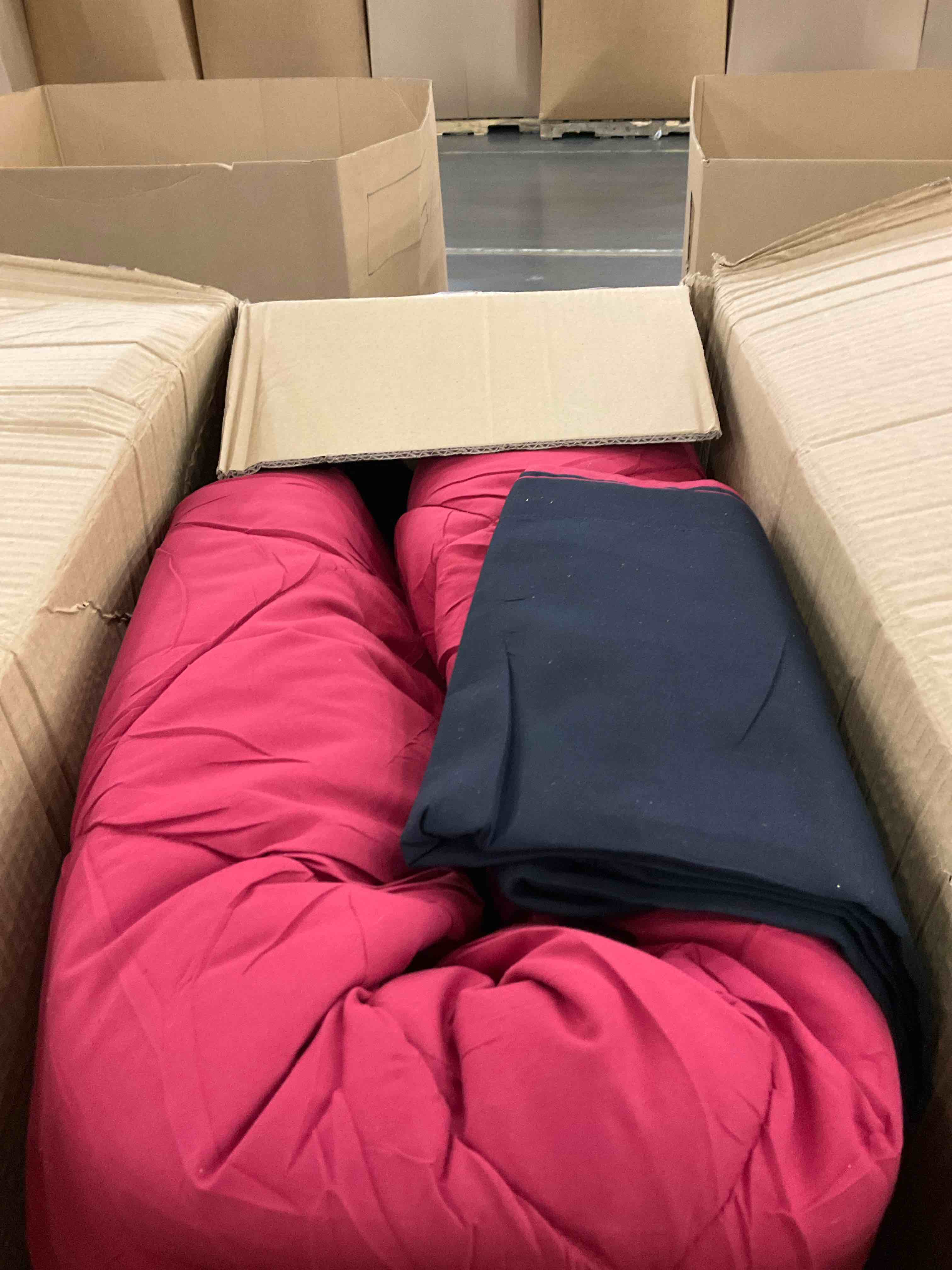https://s3.amazonaws.com/lotting-images-prod/BargainHunt/EXS01317114_1710511916845.jpeg