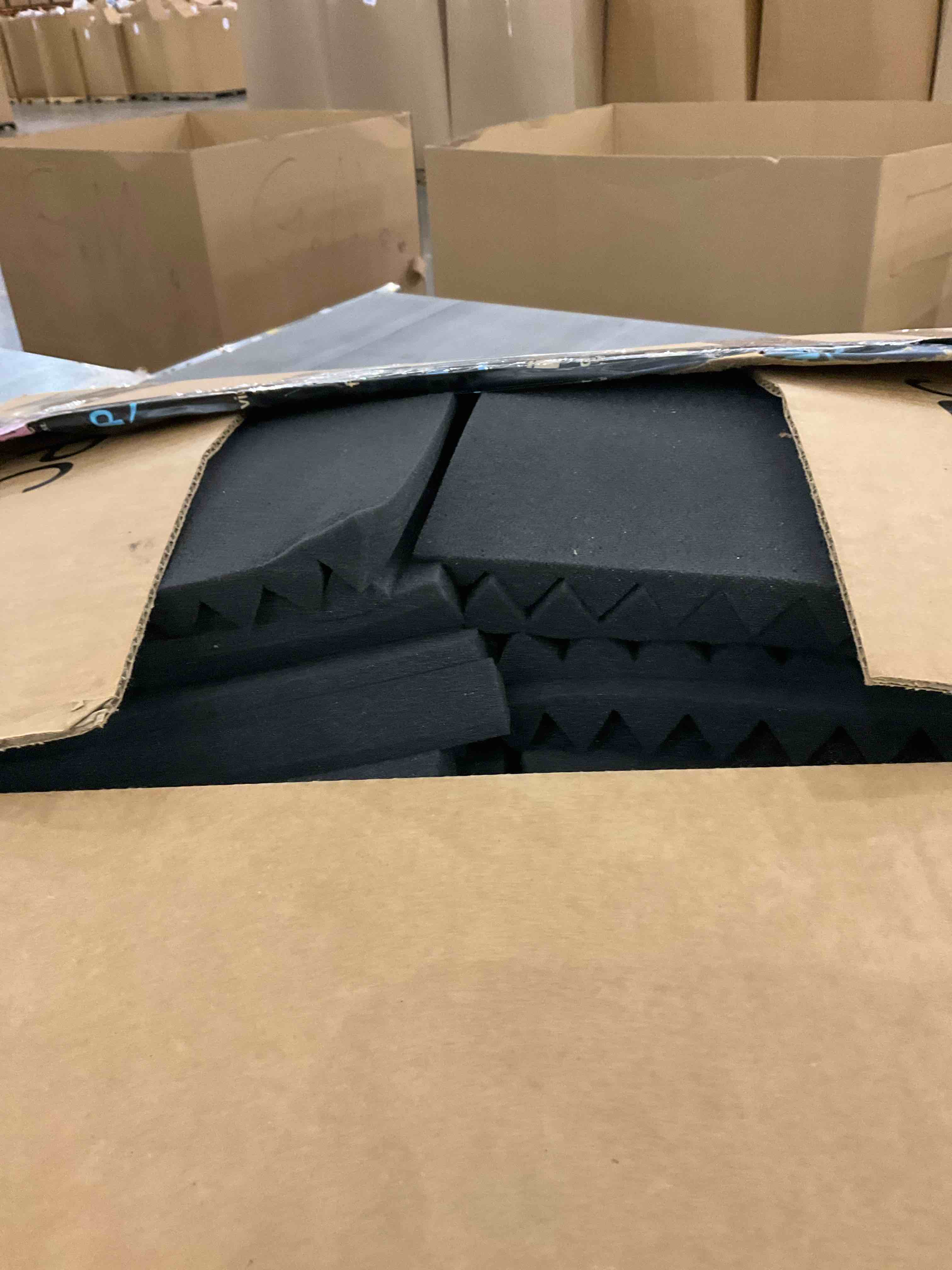 https://s3.amazonaws.com/lotting-images-prod/BargainHunt/EXS01317115_1710511992604.jpeg