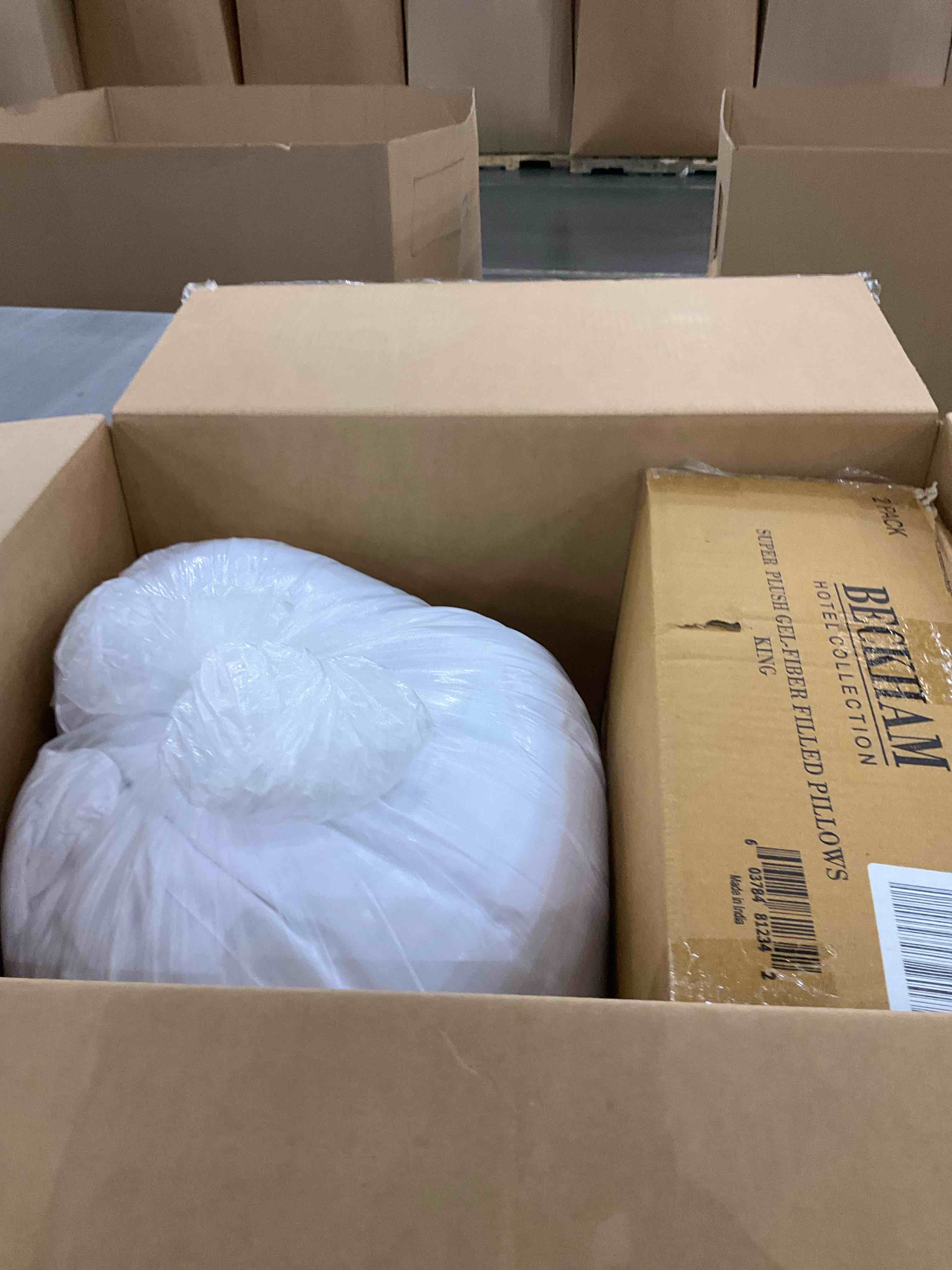 https://s3.amazonaws.com/lotting-images-prod/BargainHunt/EXS01317116_1710512088666.jpeg