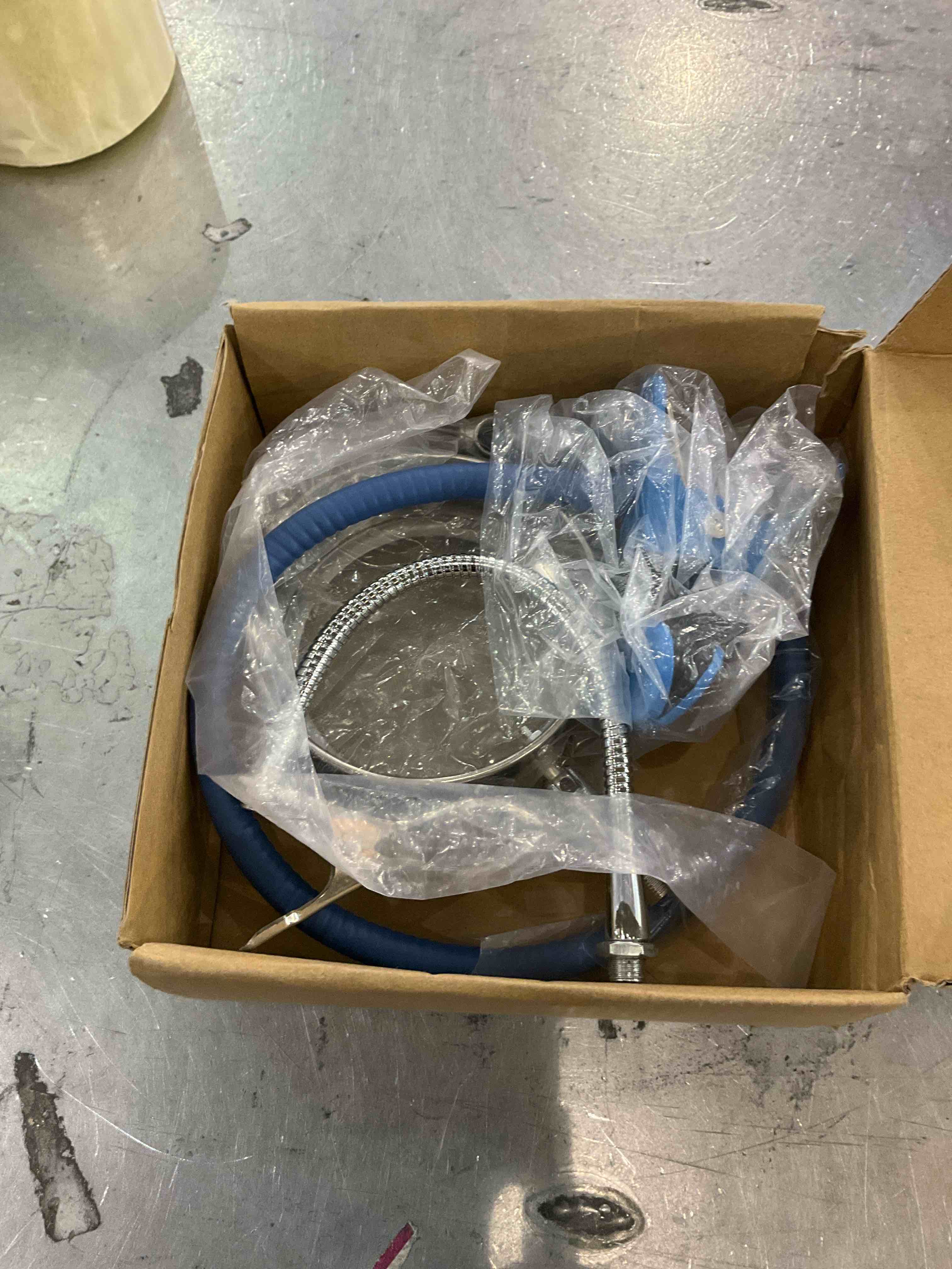 https://s3.amazonaws.com/lotting-images-prod/BargainHunt/EXS01317140_1710513994809.jpeg