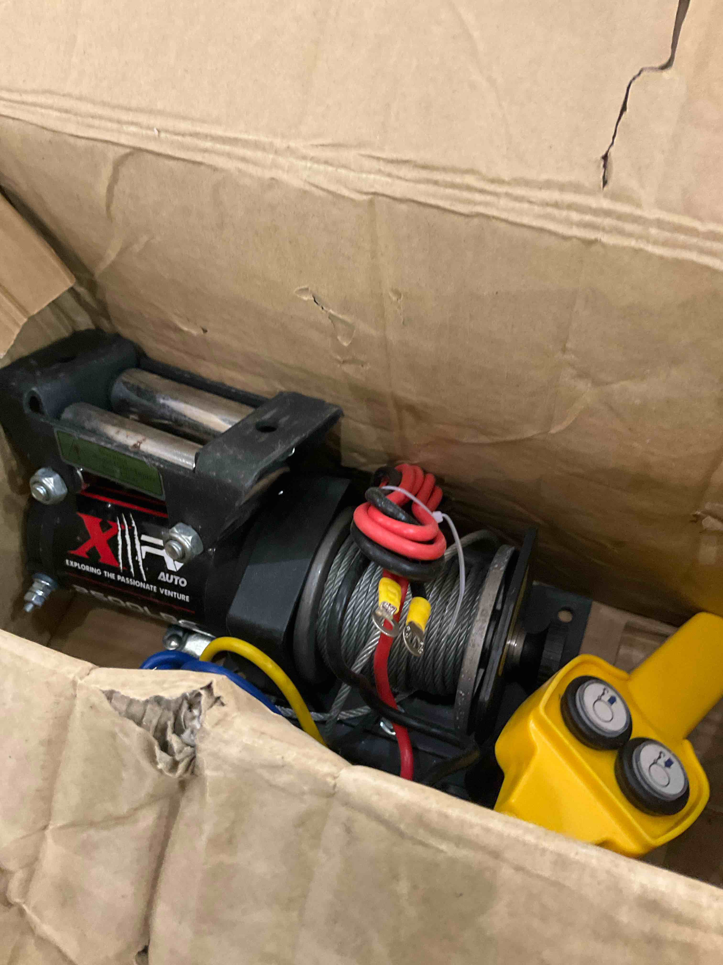 https://s3.amazonaws.com/lotting-images-prod/BargainHunt/EXS01317153_1710515079060.jpeg