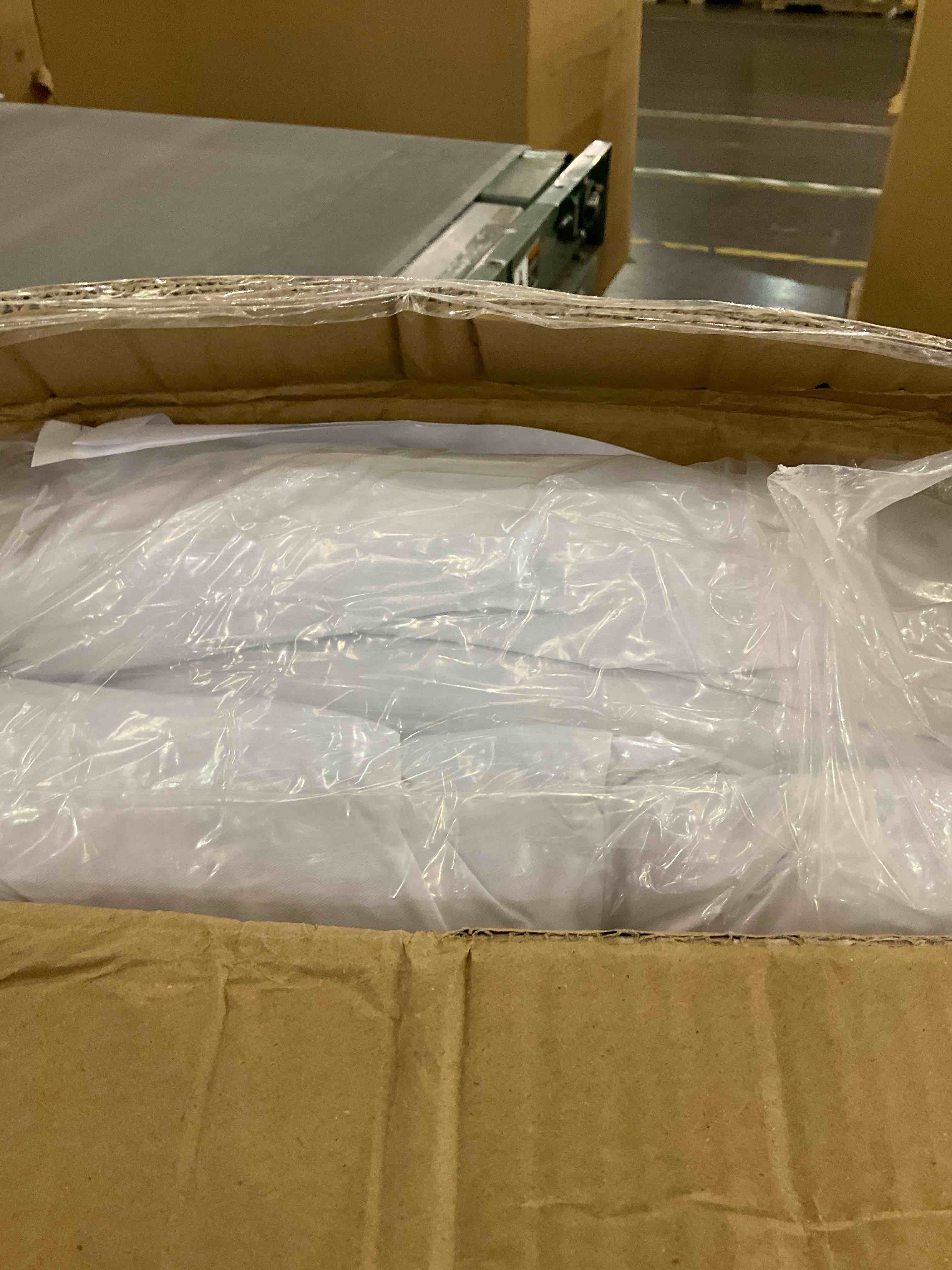 https://s3.amazonaws.com/lotting-images-prod/BargainHunt/EXS01317157_1710515417805.jpeg