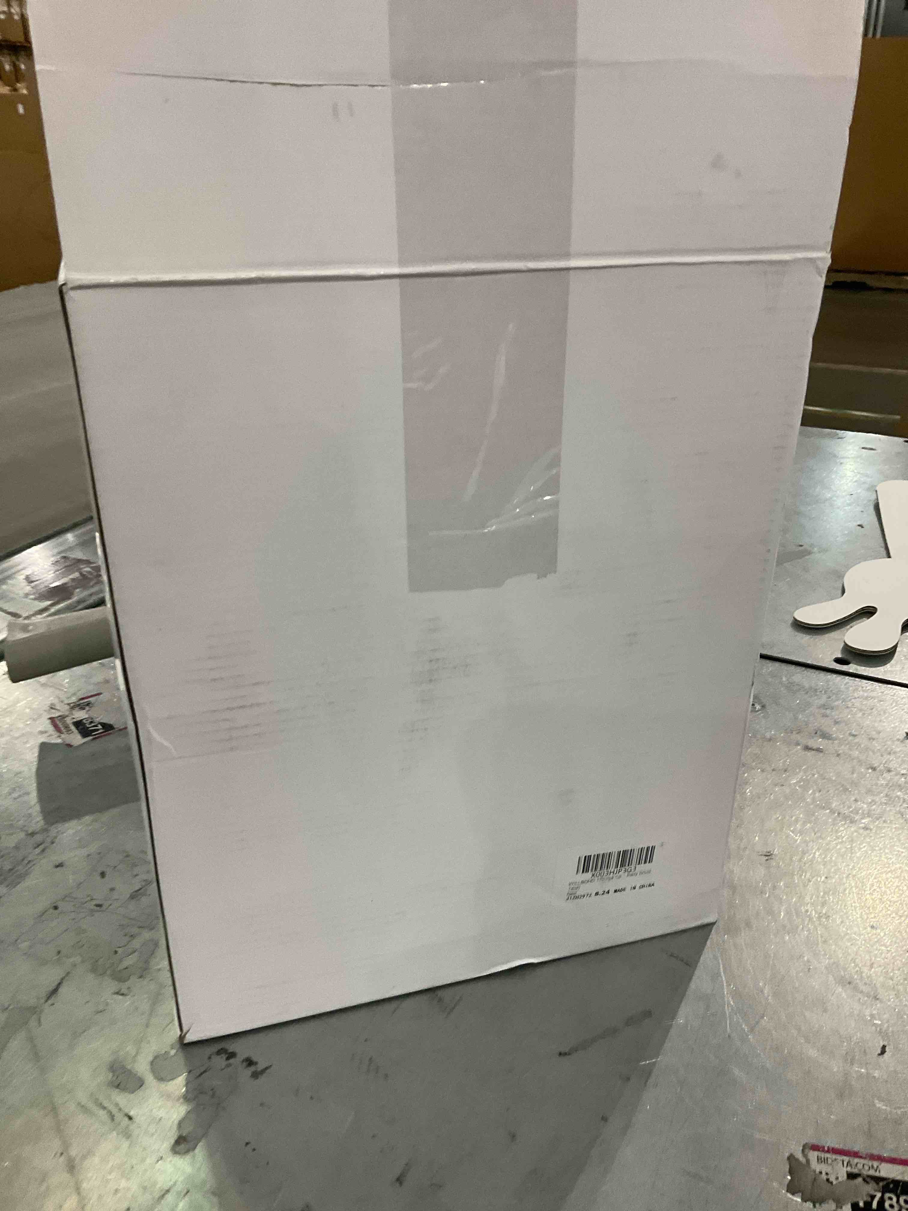 https://s3.amazonaws.com/lotting-images-prod/BargainHunt/EXS01317175_1710517007192.jpeg