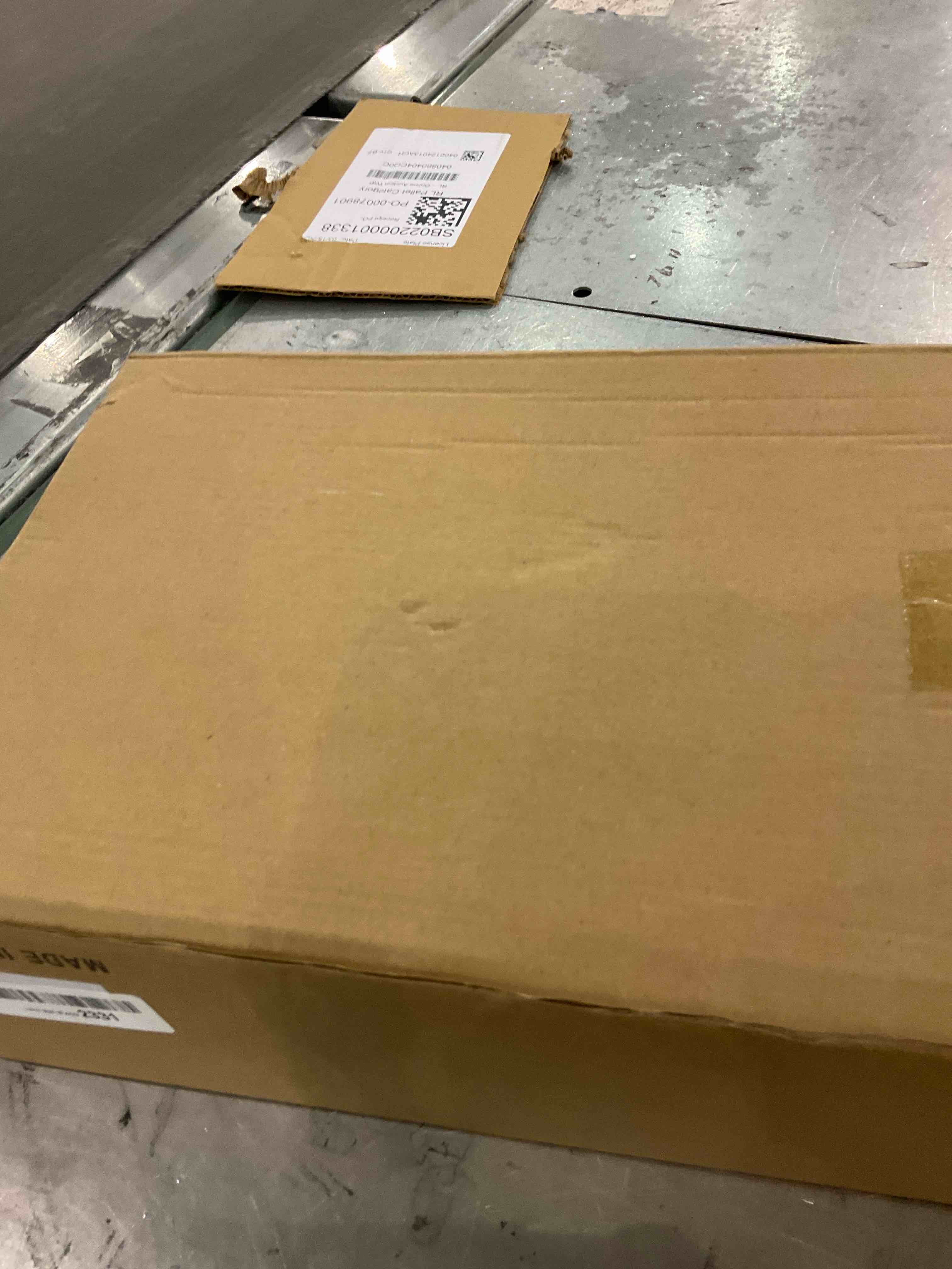 https://s3.amazonaws.com/lotting-images-prod/BargainHunt/EXS01317229_1710524487808.jpeg