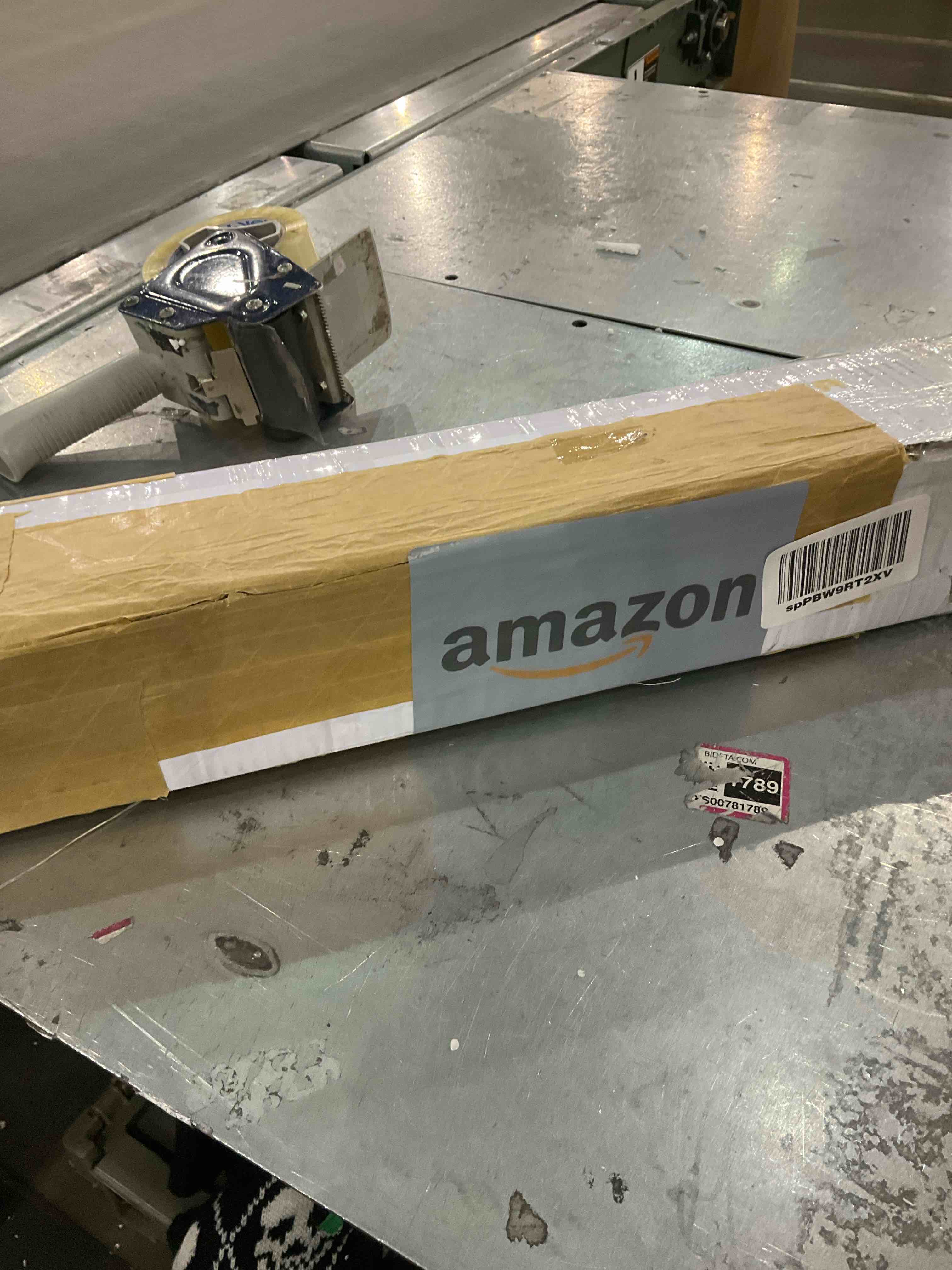 https://s3.amazonaws.com/lotting-images-prod/BargainHunt/EXS01317291_1710762338358.jpeg