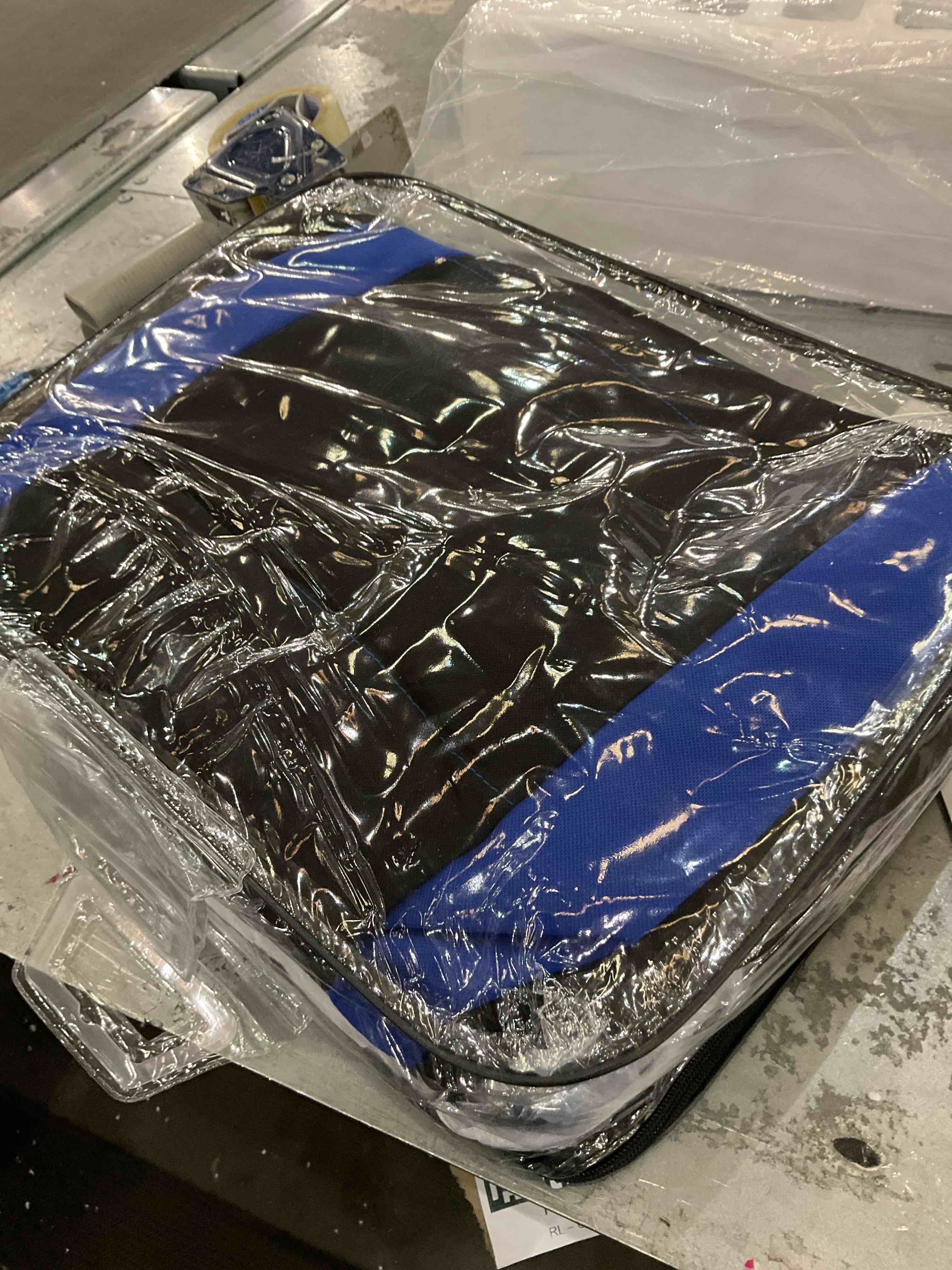 https://s3.amazonaws.com/lotting-images-prod/BargainHunt/EXS01317330_1710769699519.jpeg