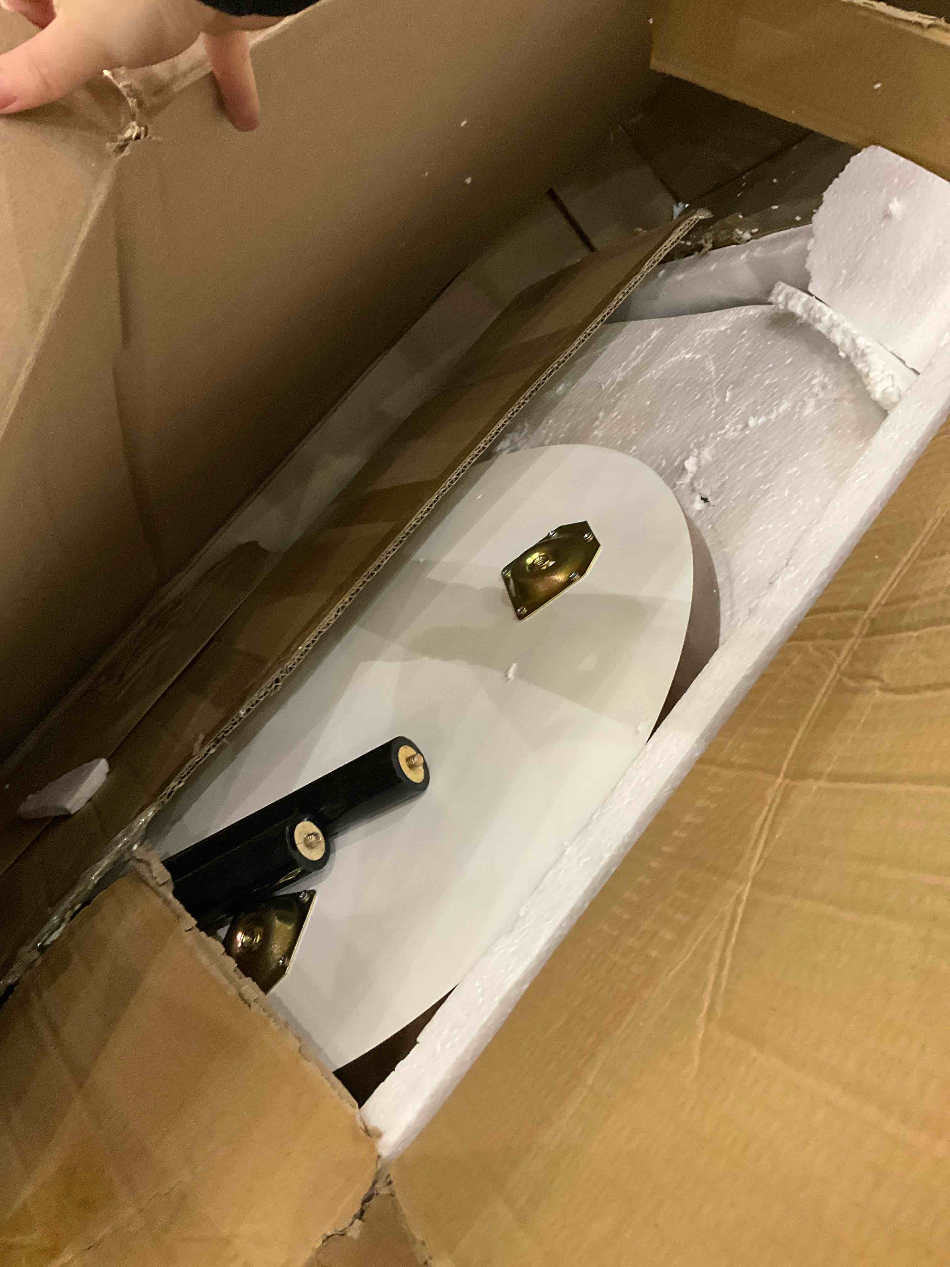 https://s3.amazonaws.com/lotting-images-prod/BargainHunt/EXS01317367_1710773450616.jpeg