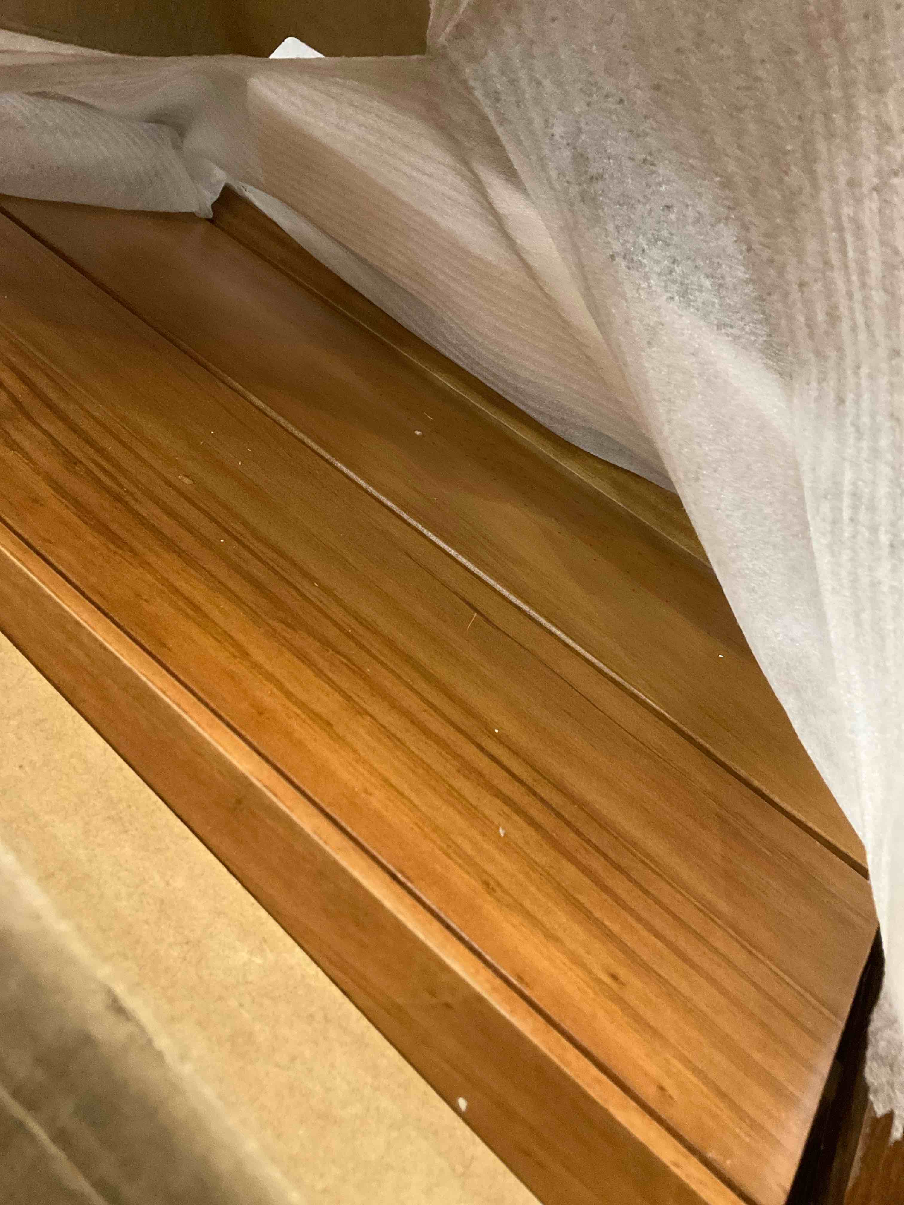 https://s3.amazonaws.com/lotting-images-prod/BargainHunt/EXS01317434_1710784032899.jpeg