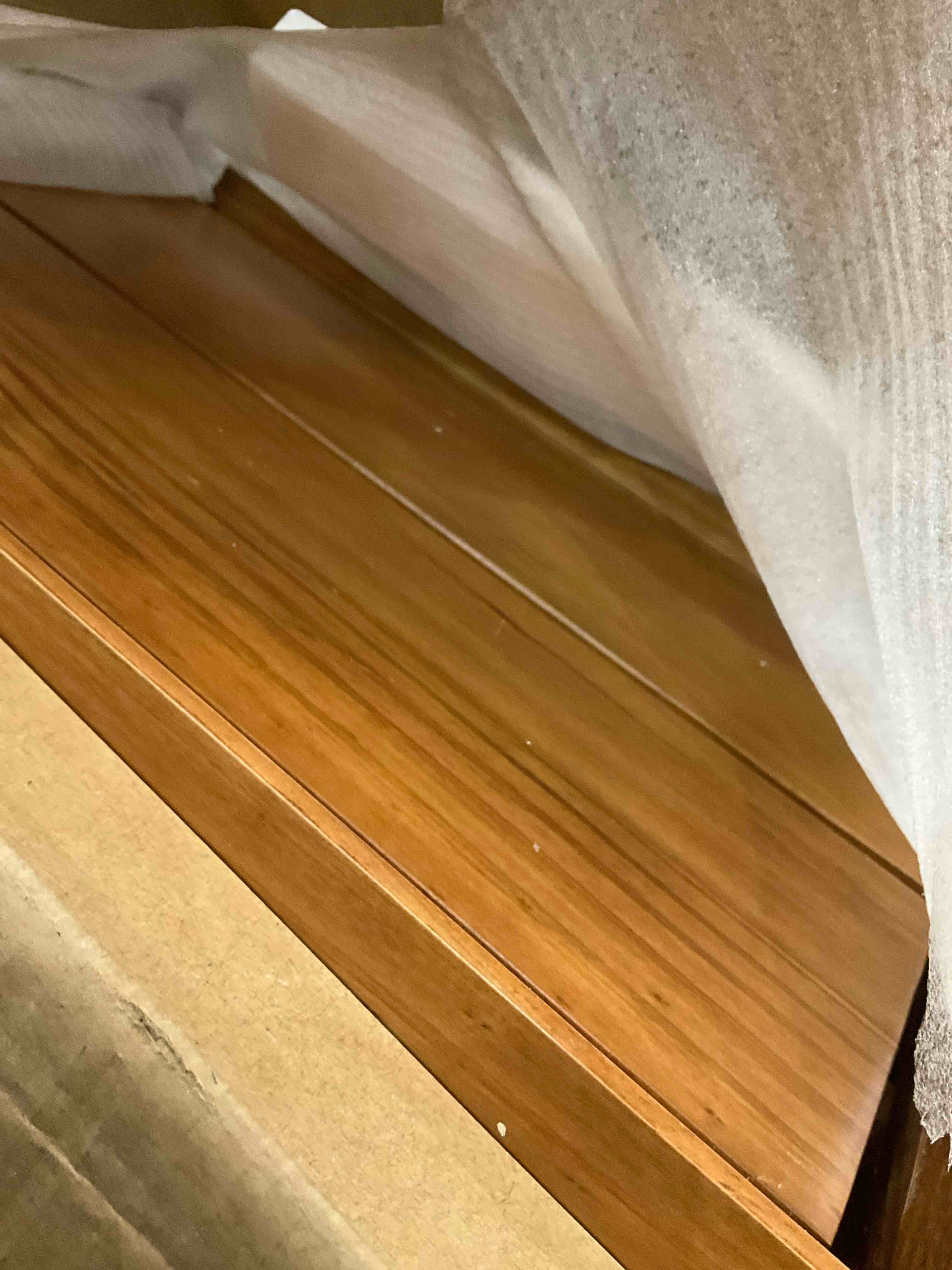 https://s3.amazonaws.com/lotting-images-prod/BargainHunt/EXS01317434_1710784035004.jpeg