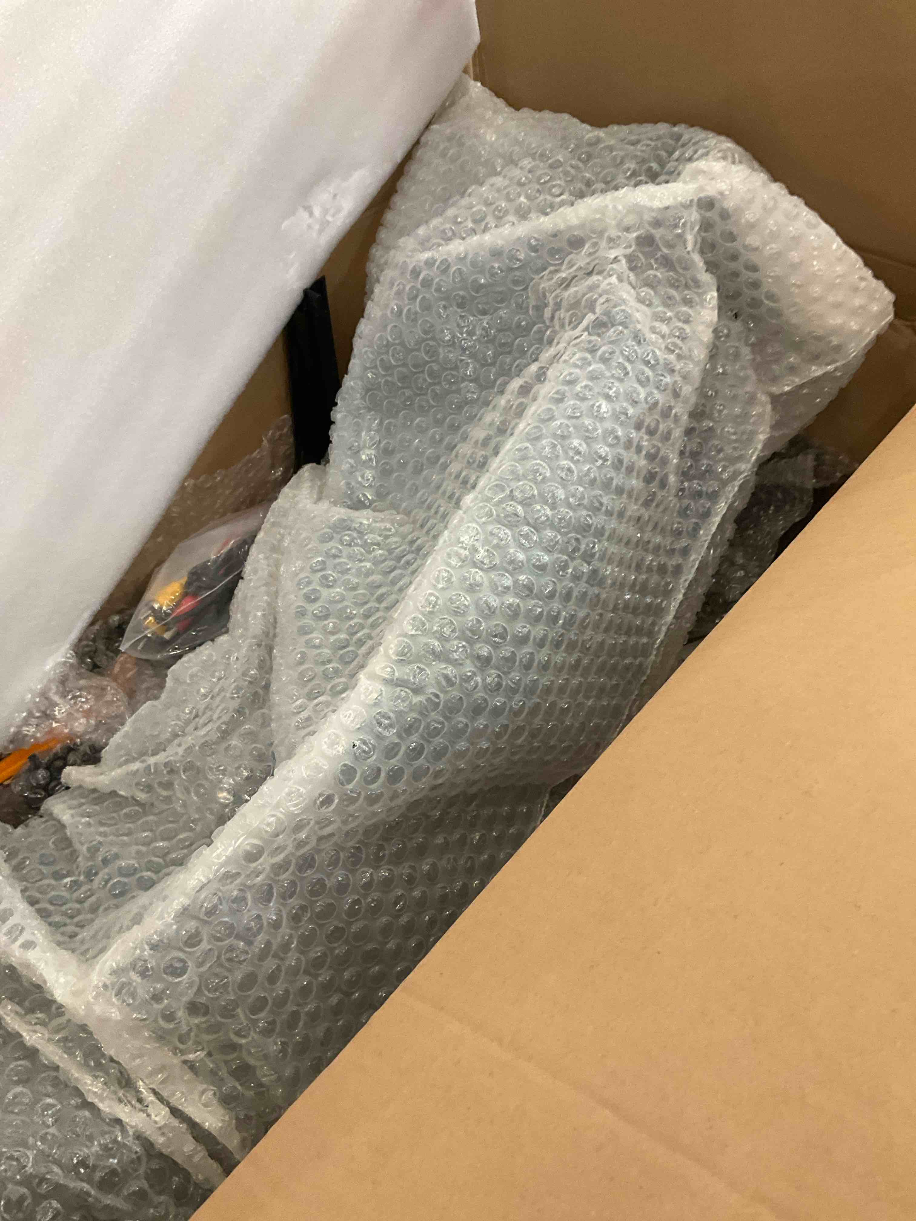 https://s3.amazonaws.com/lotting-images-prod/BargainHunt/EXS01317438_1710784380694.jpeg