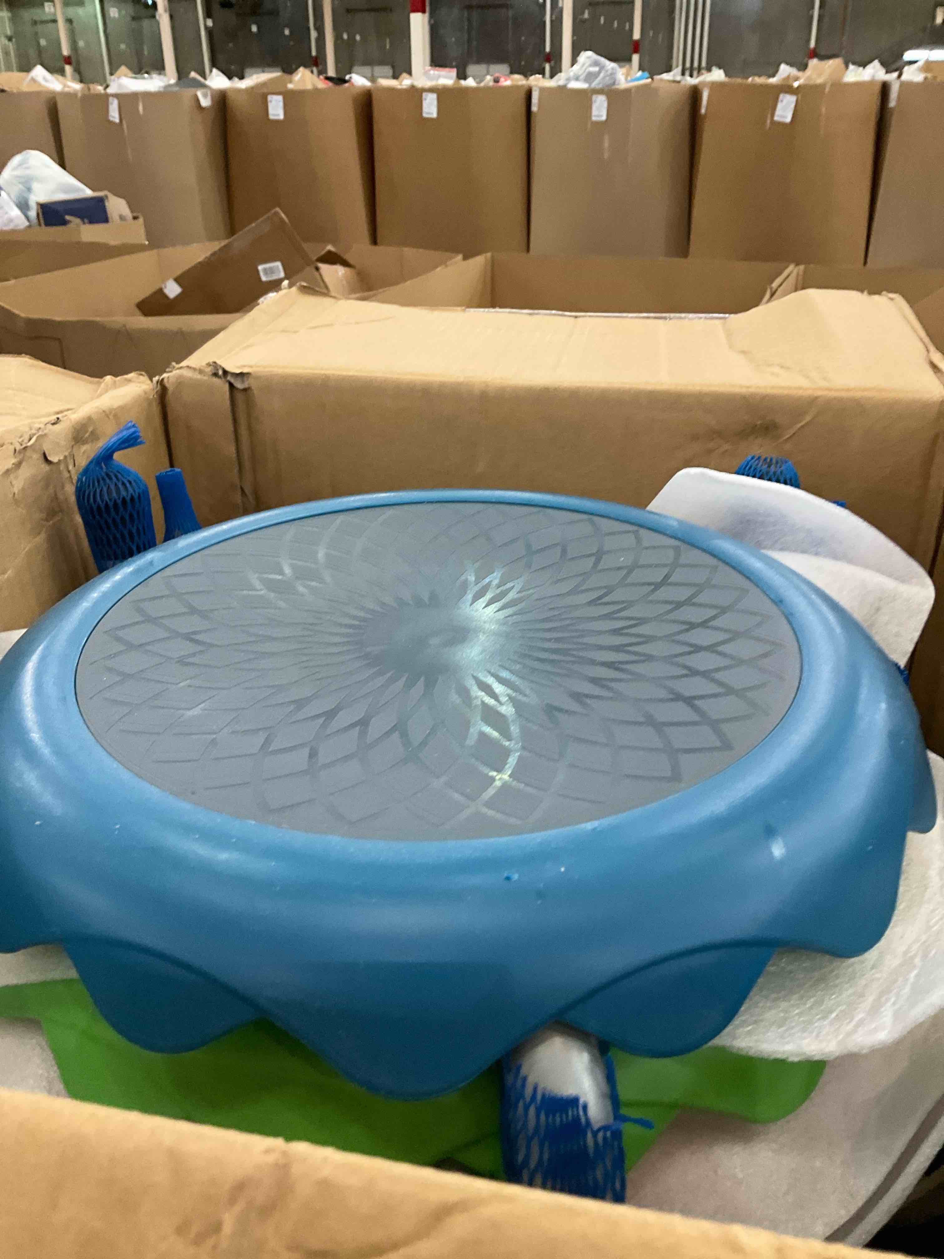 https://s3.amazonaws.com/lotting-images-prod/BargainHunt/EXS01317459_1710788222268.jpeg