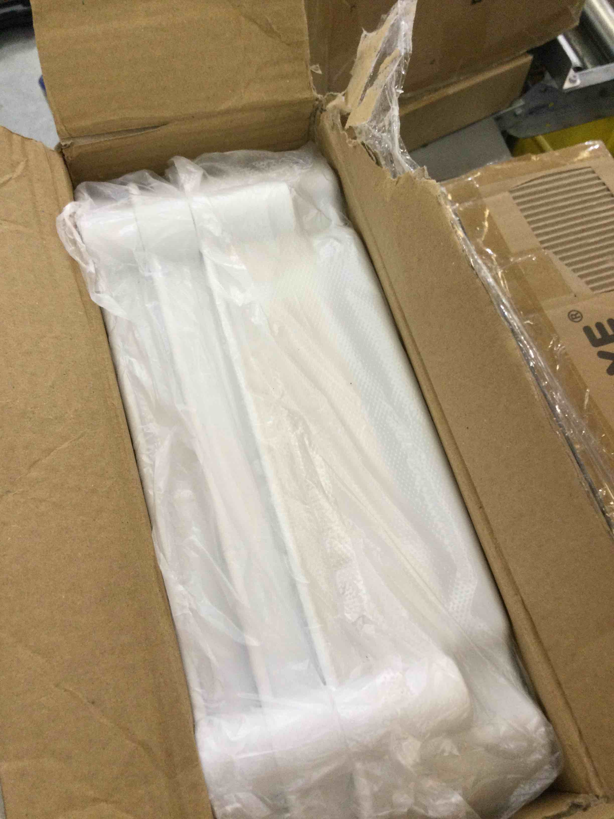 https://s3.amazonaws.com/lotting-images-prod/BargainHunt/EXS01317572_1711041604996.jpeg