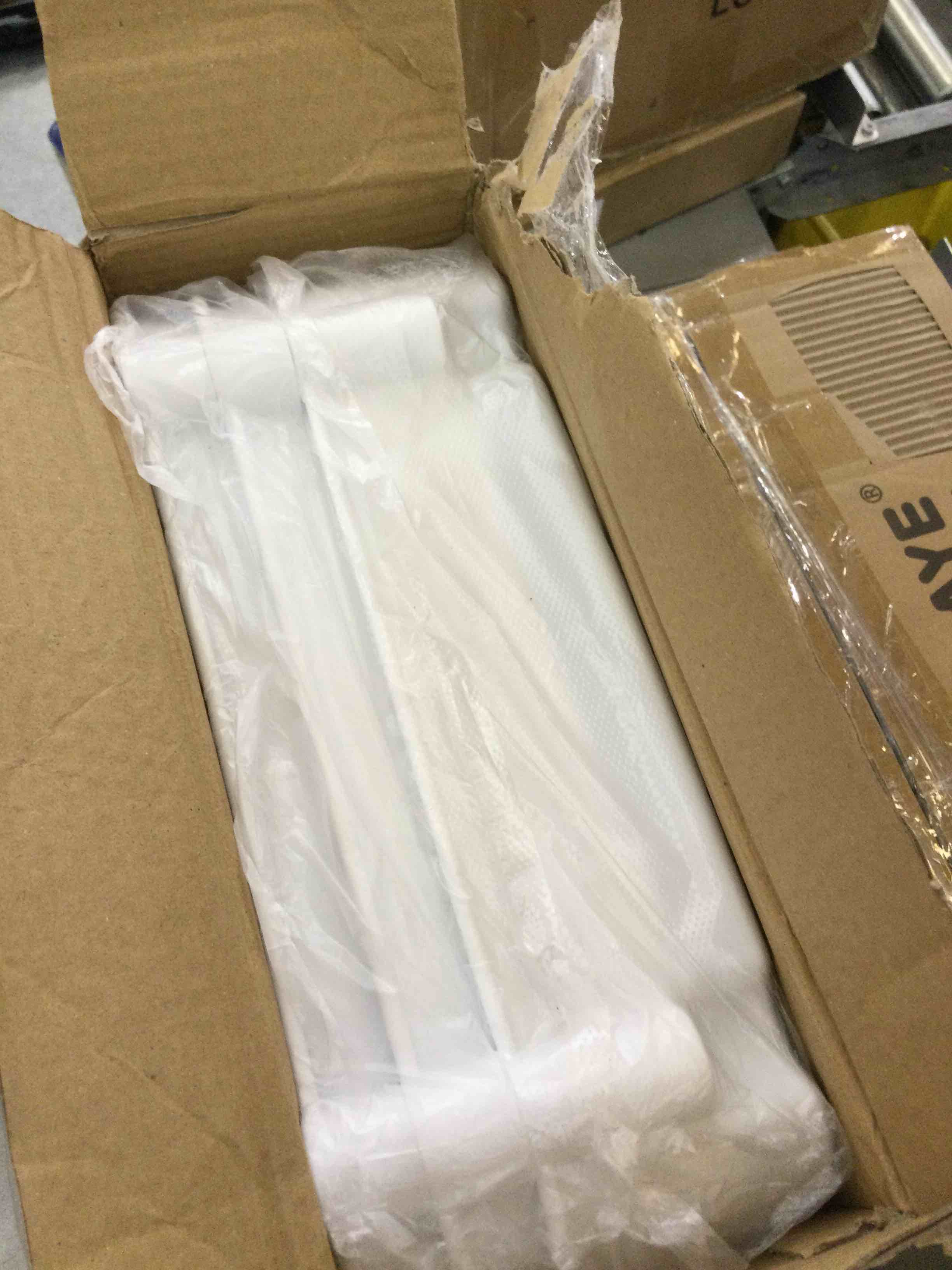 https://s3.amazonaws.com/lotting-images-prod/BargainHunt/EXS01317572_1711041606205.jpeg